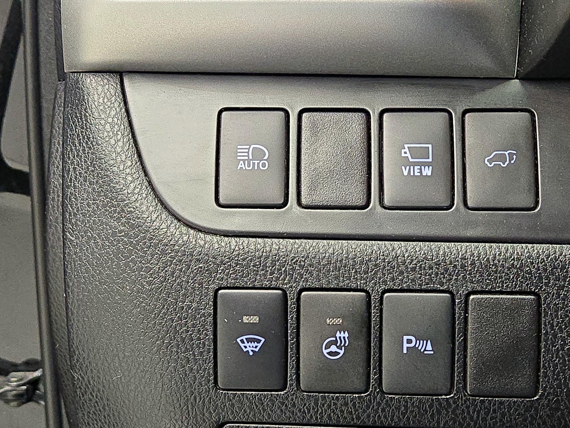Thumbnail: 2018 Toyota Highlander - 13