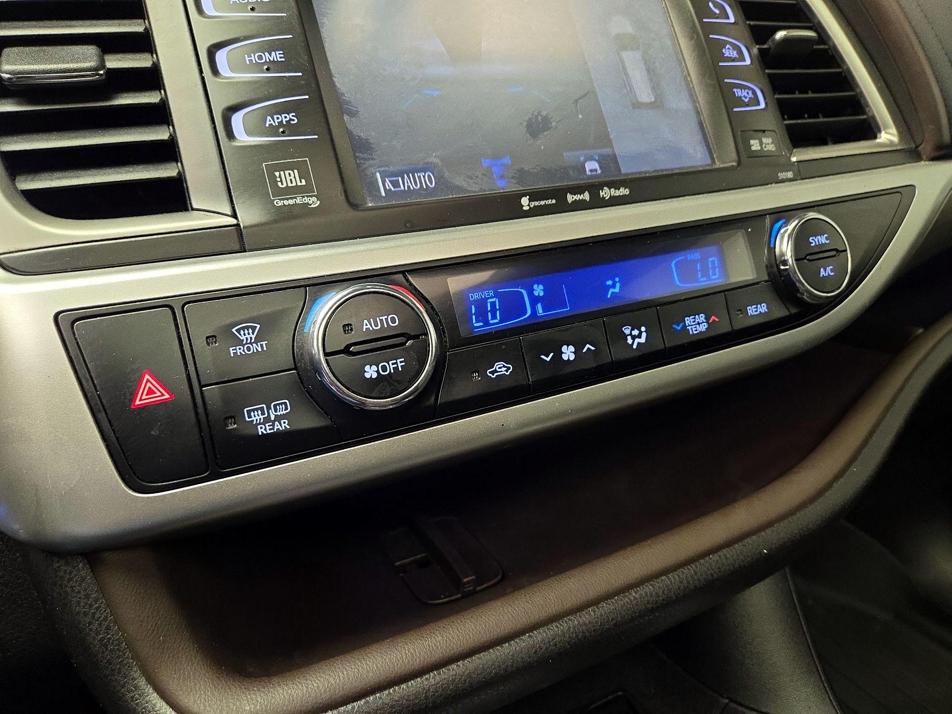 Thumbnail: 2018 Toyota Highlander - 17