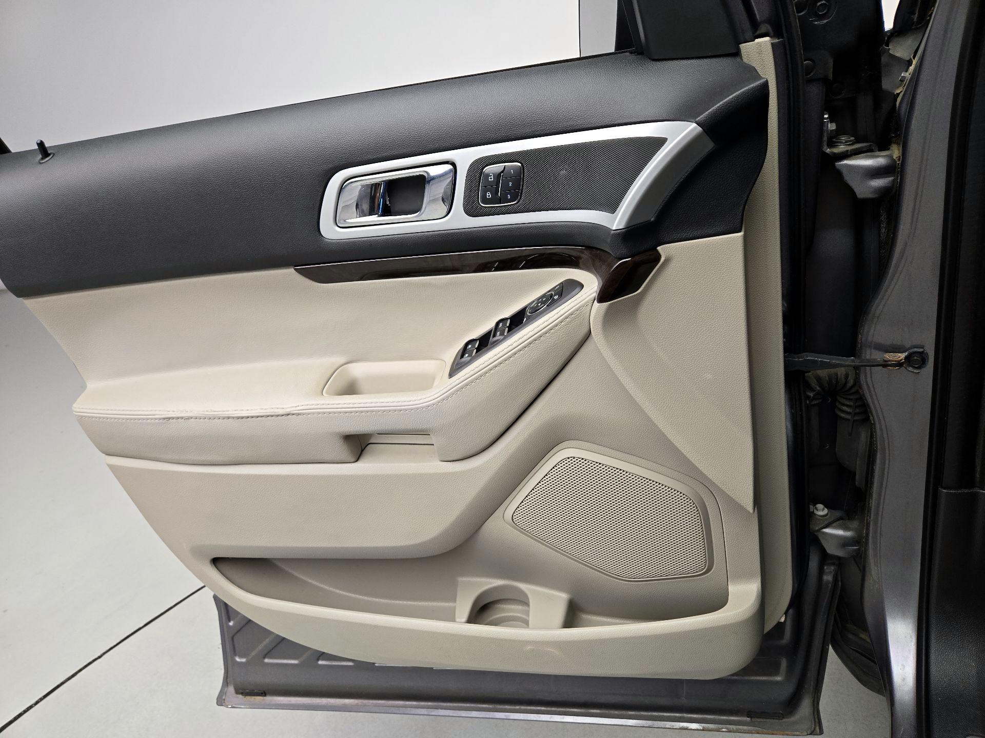 Thumbnail: 2014 Ford Explorer - 12
