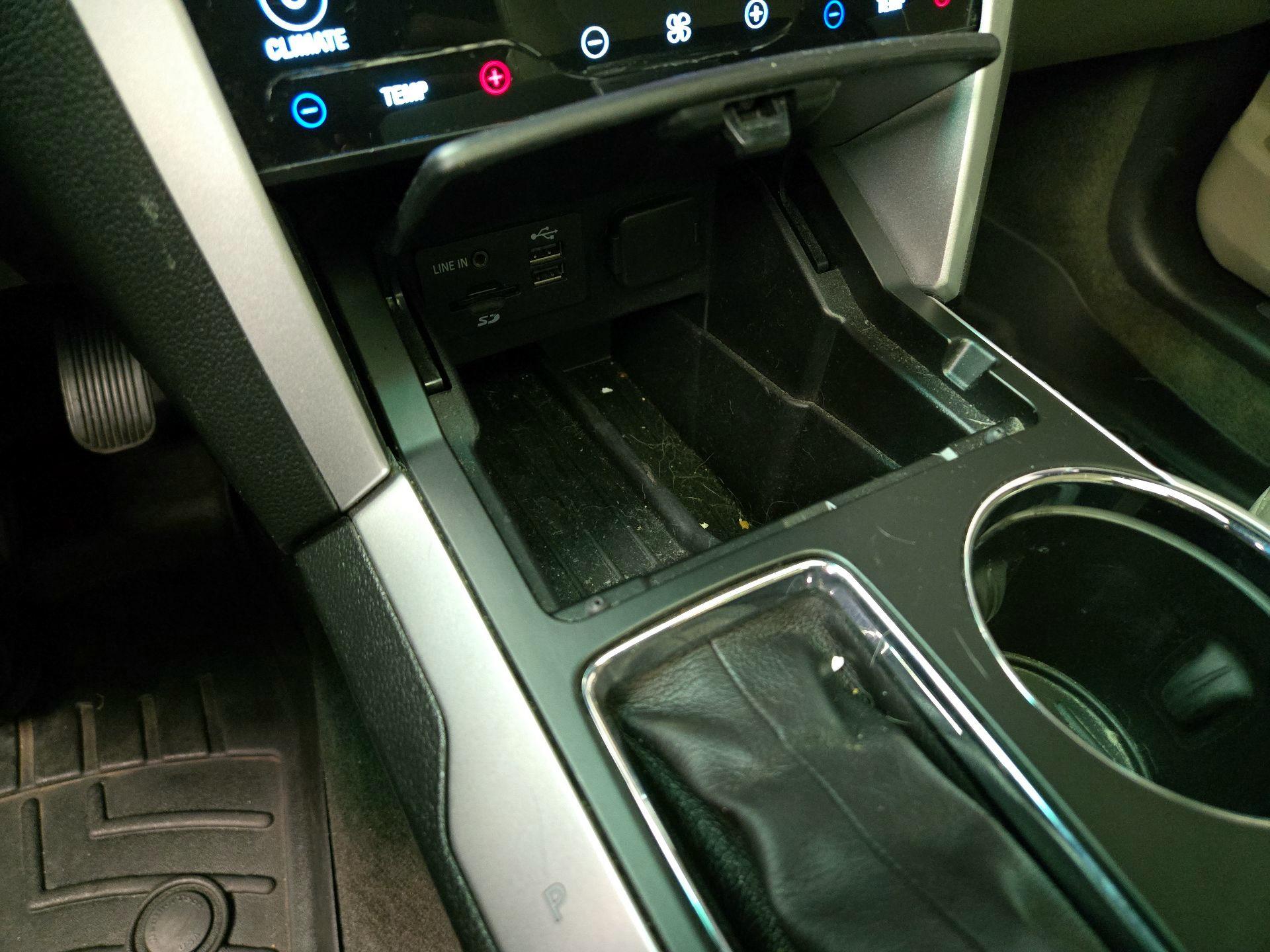 Thumbnail: 2014 Ford Explorer - 19