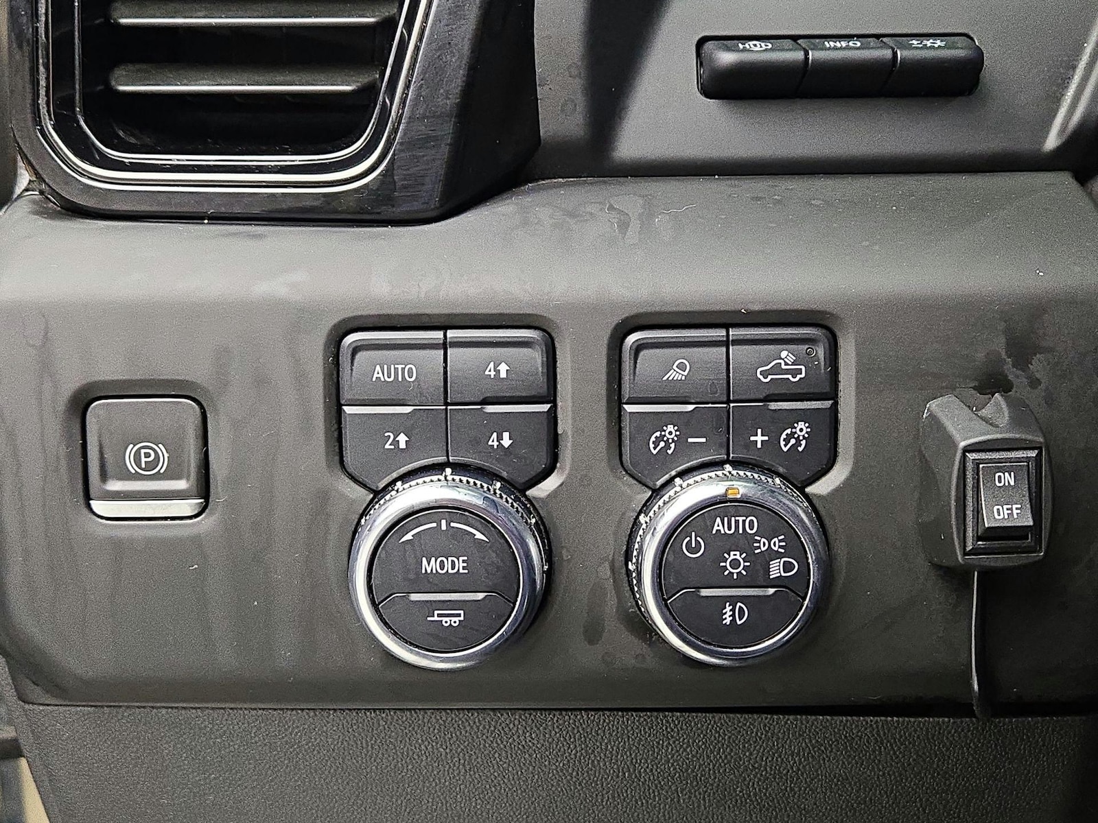 2023 GMC Sierra 1500 AT4X - Photo 14