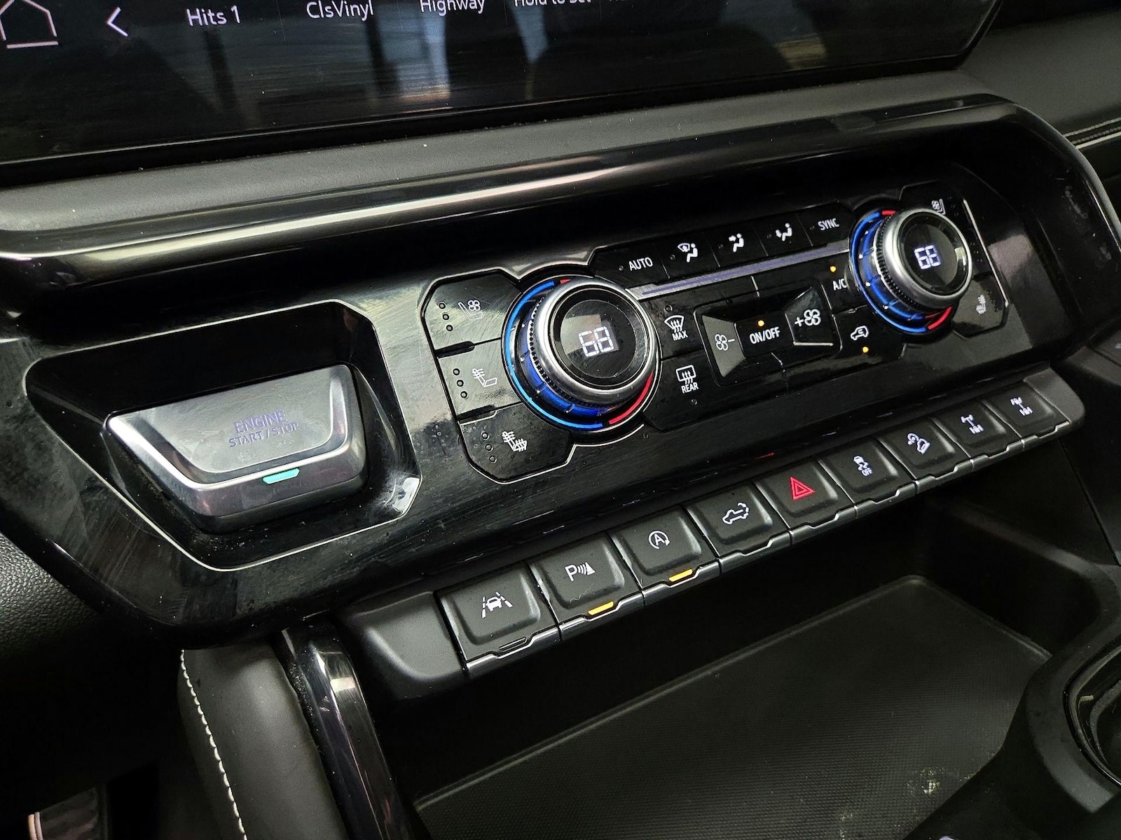 2023 GMC Sierra 1500 AT4X - Photo 17