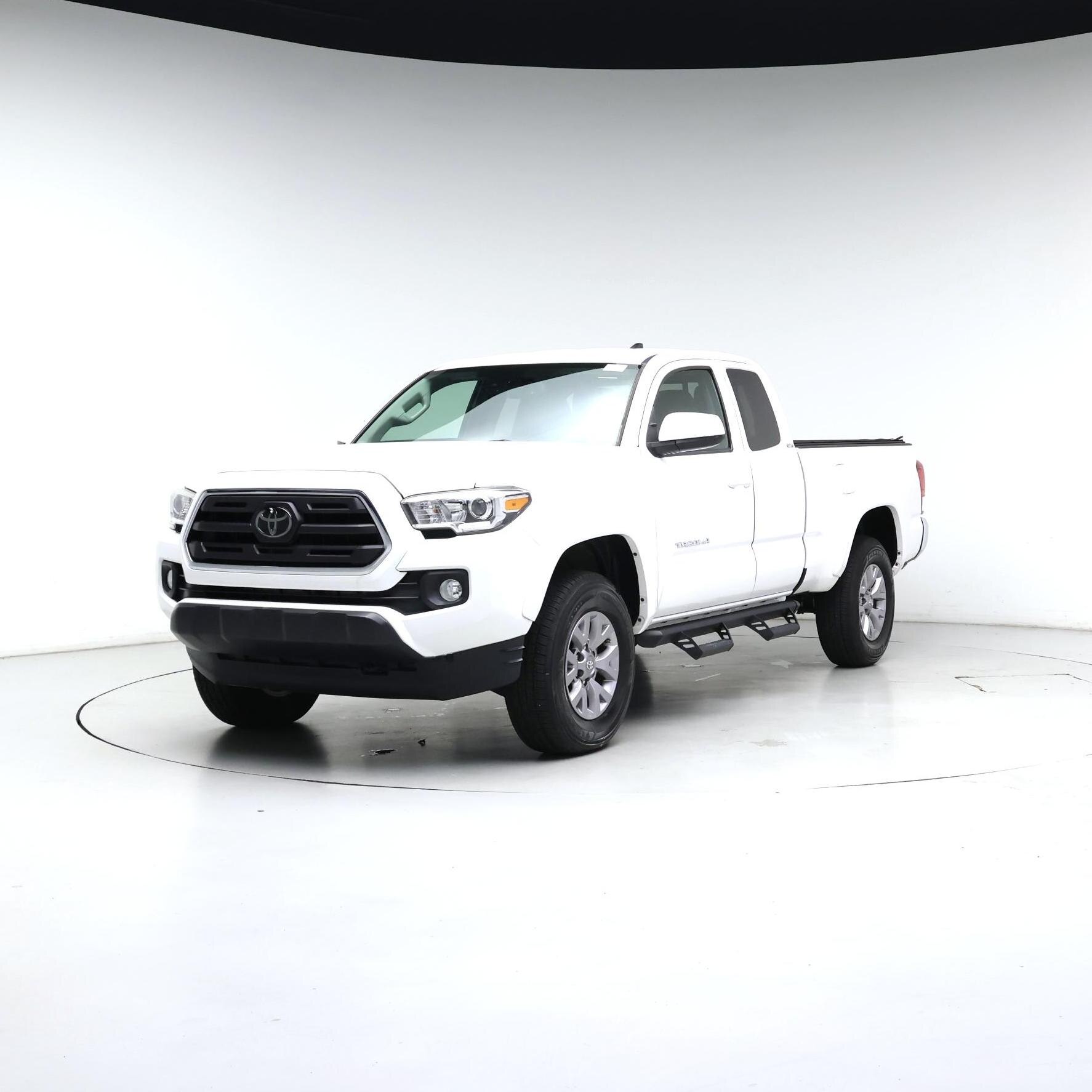 Thumbnail: 2018 Toyota Tacoma - 4
