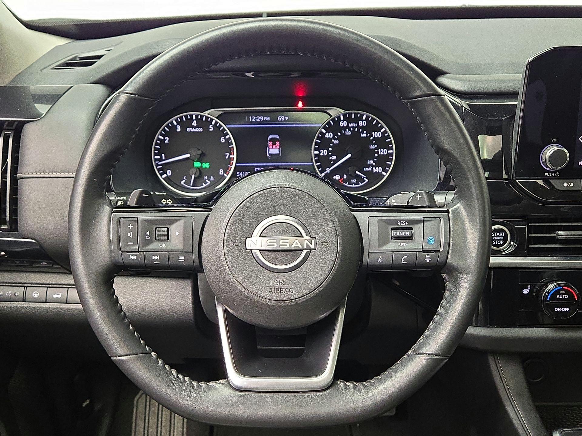 Thumbnail: 2022 Nissan Pathfinder - 10