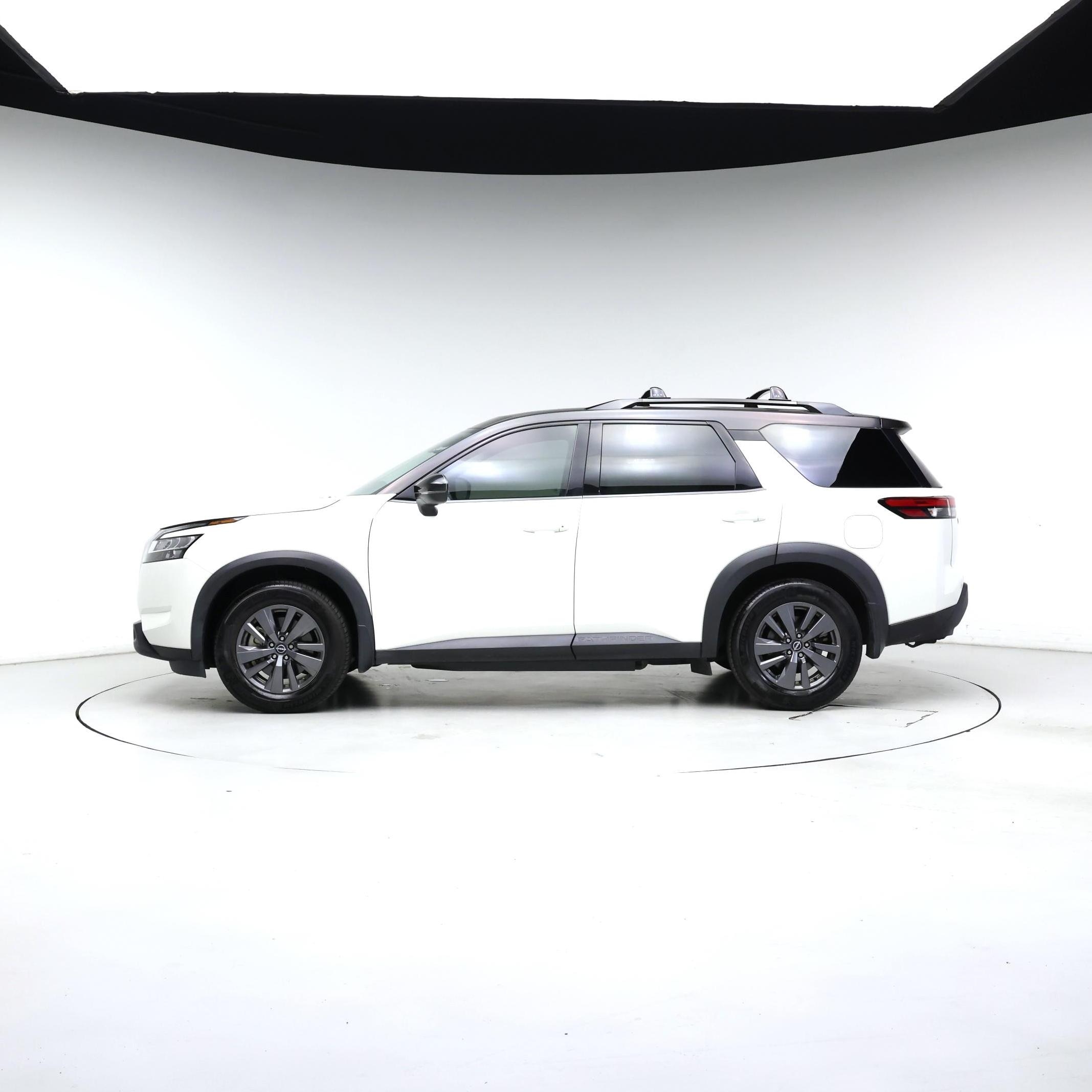 Thumbnail: 2022 Nissan Pathfinder - 3