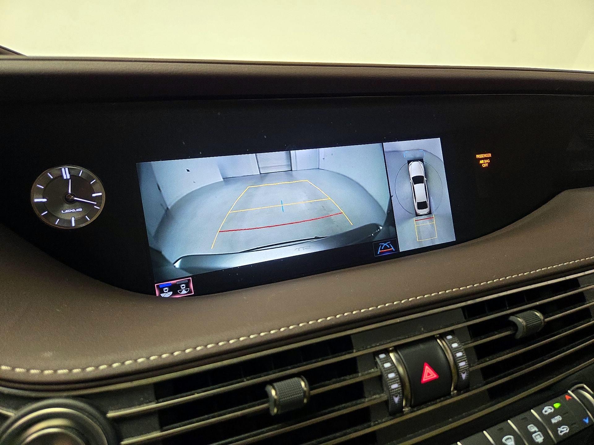 Thumbnail: 2019 Lexus LS - 15