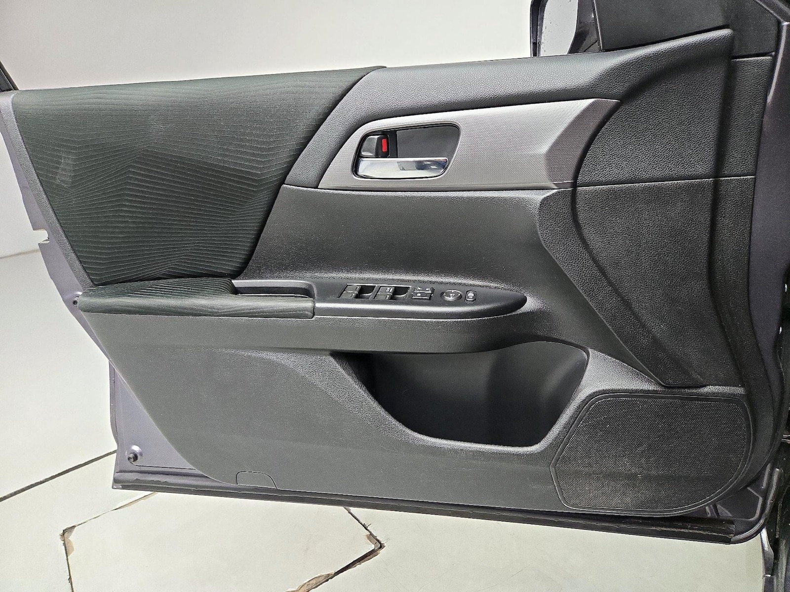 2015 Honda Accord LX - Photo 13