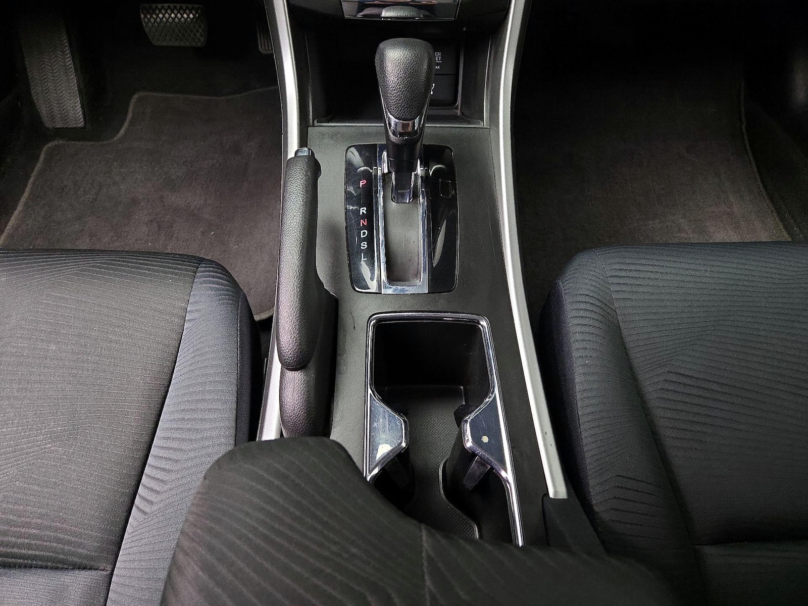 2015 Honda Accord LX - Photo 18