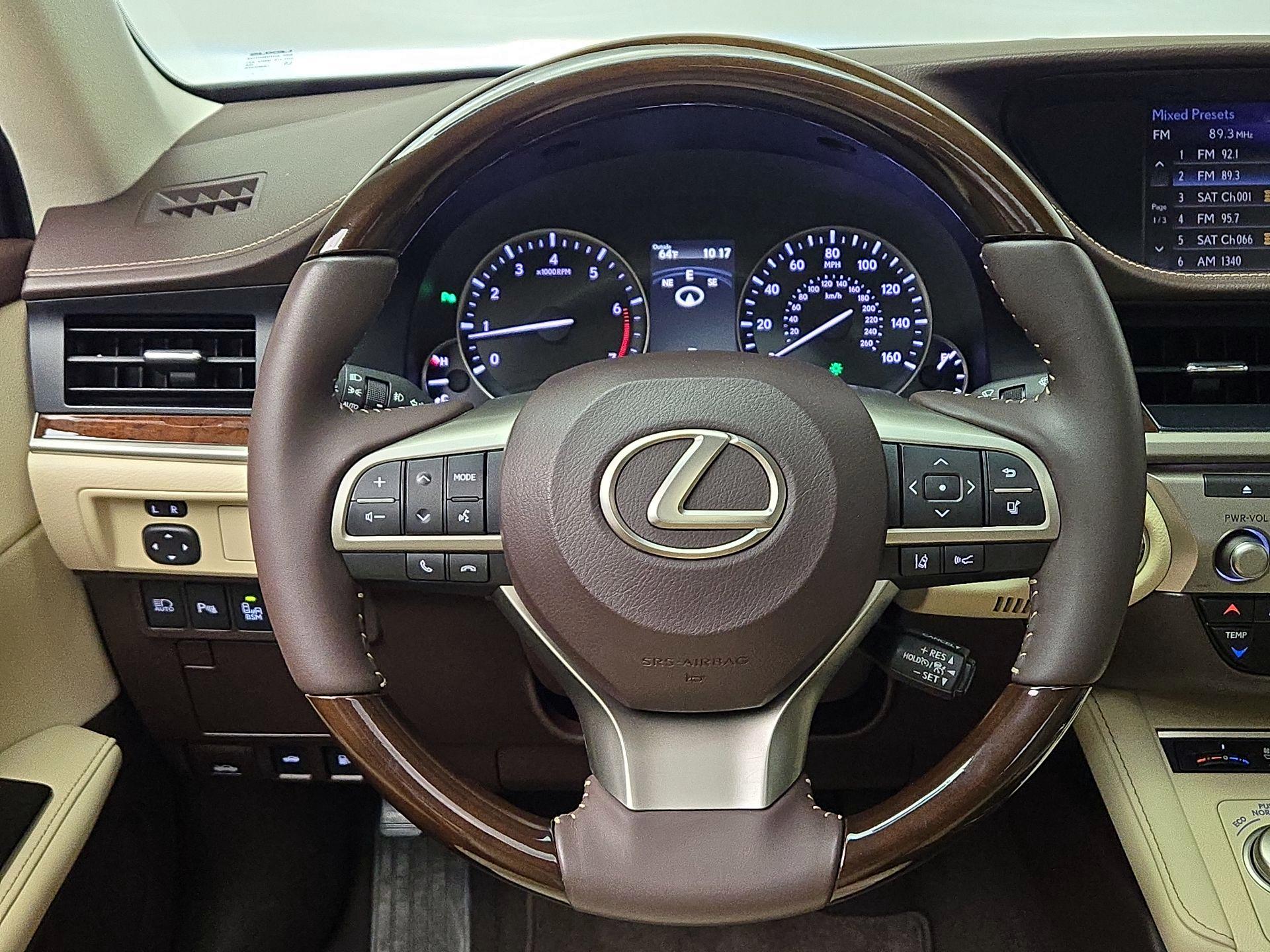 Thumbnail: 2018 Lexus ES - 10