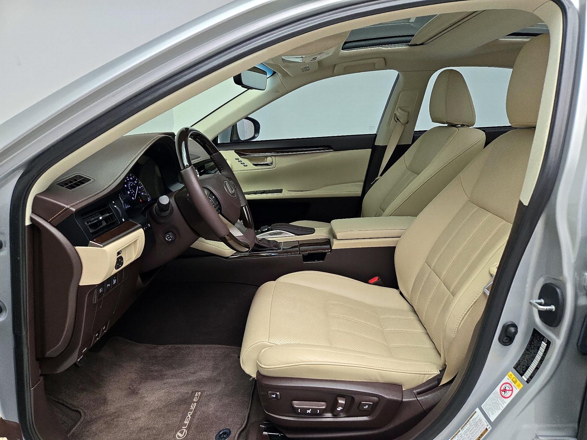 Thumbnail: 2018 Lexus ES - 11