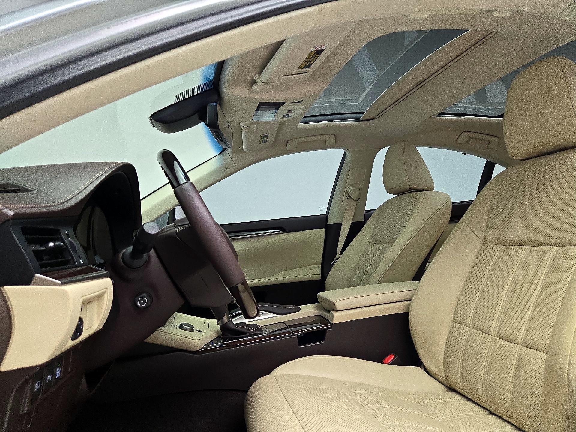 Thumbnail: 2018 Lexus ES - 20