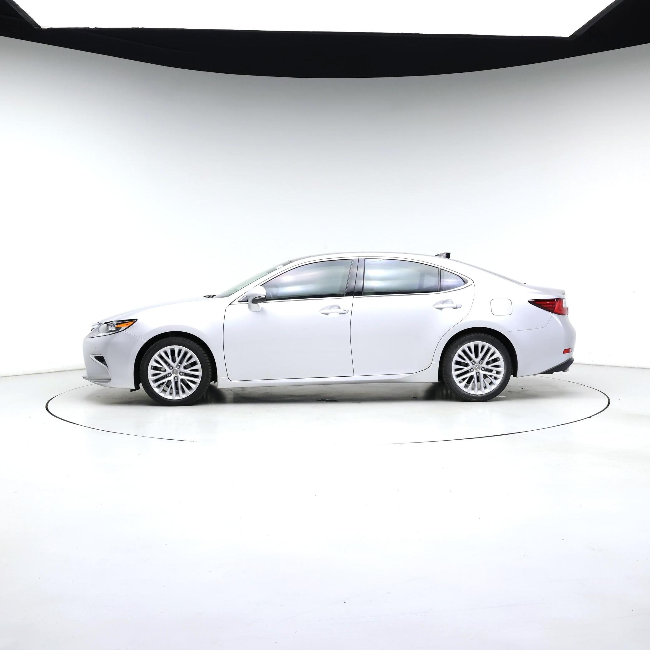 Thumbnail: 2018 Lexus ES - 3