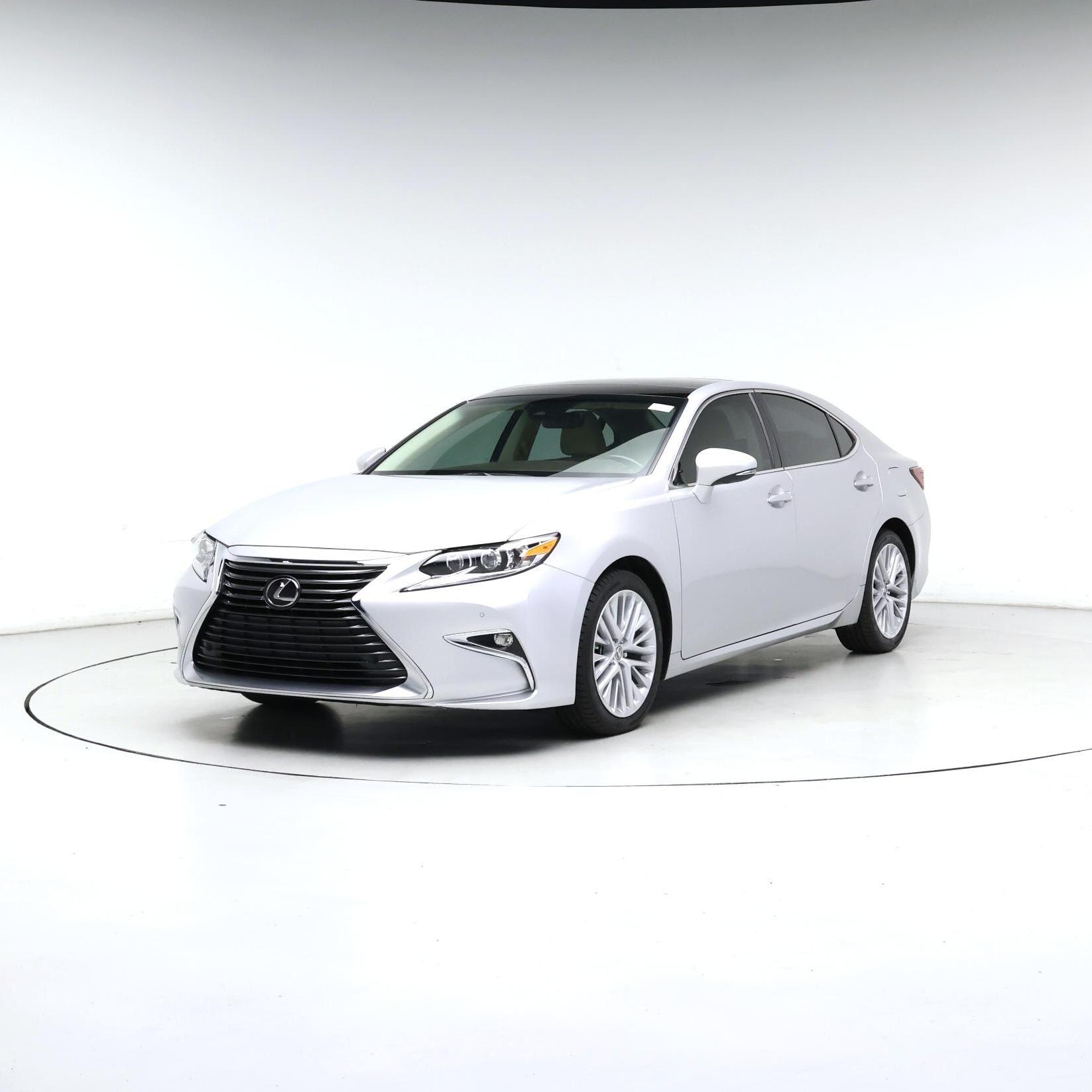 Thumbnail: 2018 Lexus ES - 4