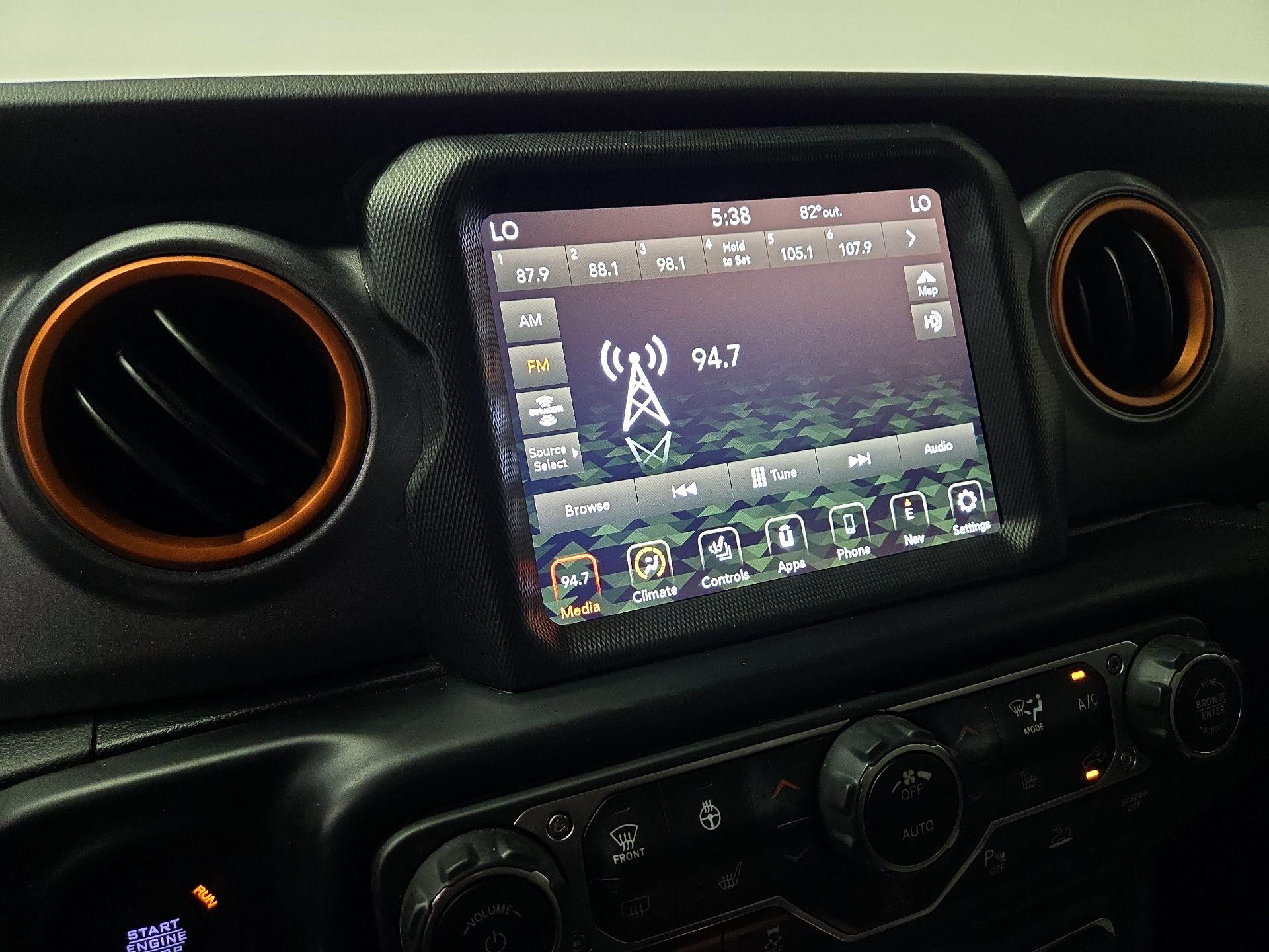 Thumbnail: 2022 Jeep Gladiator - 16