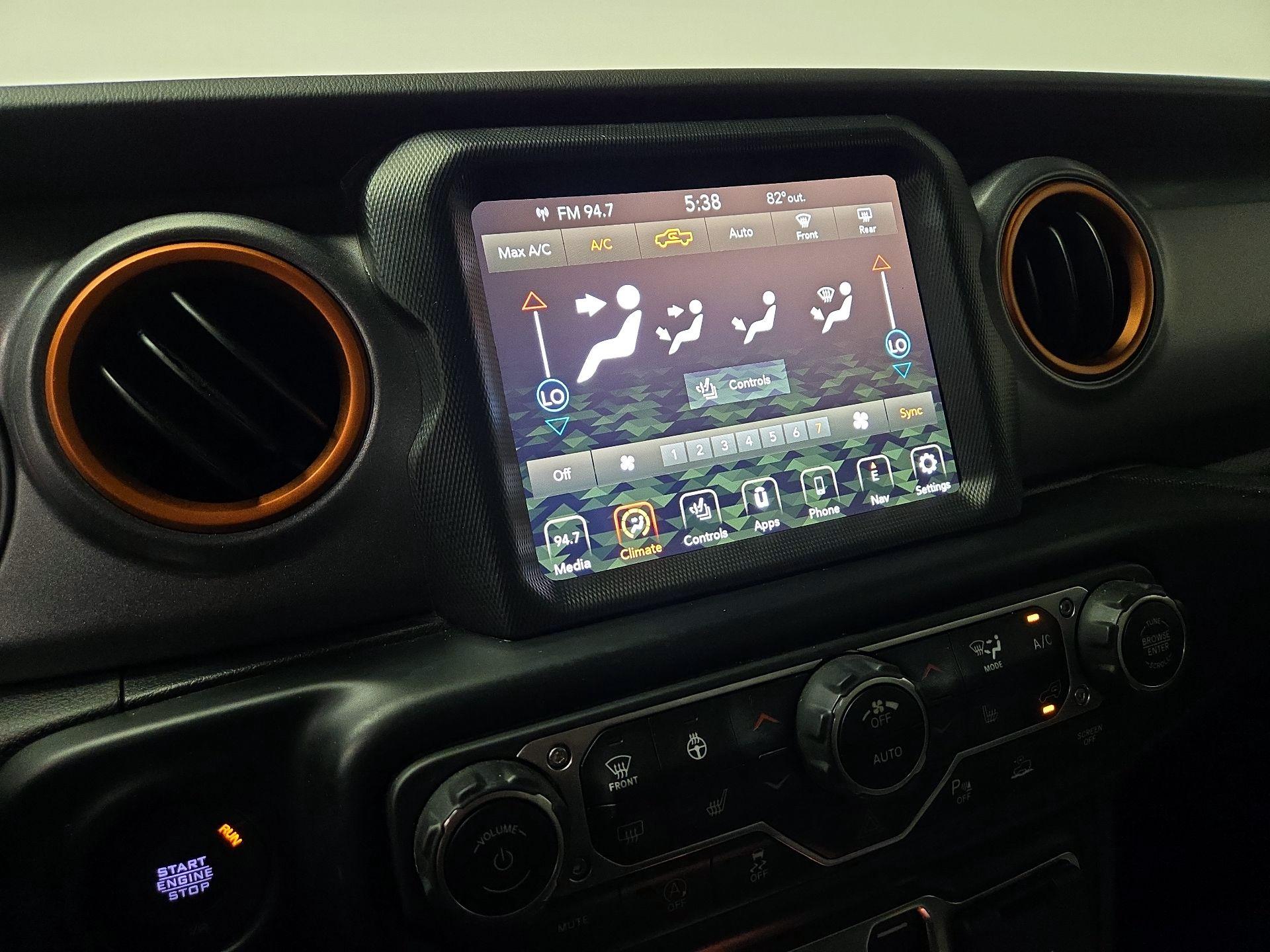 Thumbnail: 2022 Jeep Gladiator - 17