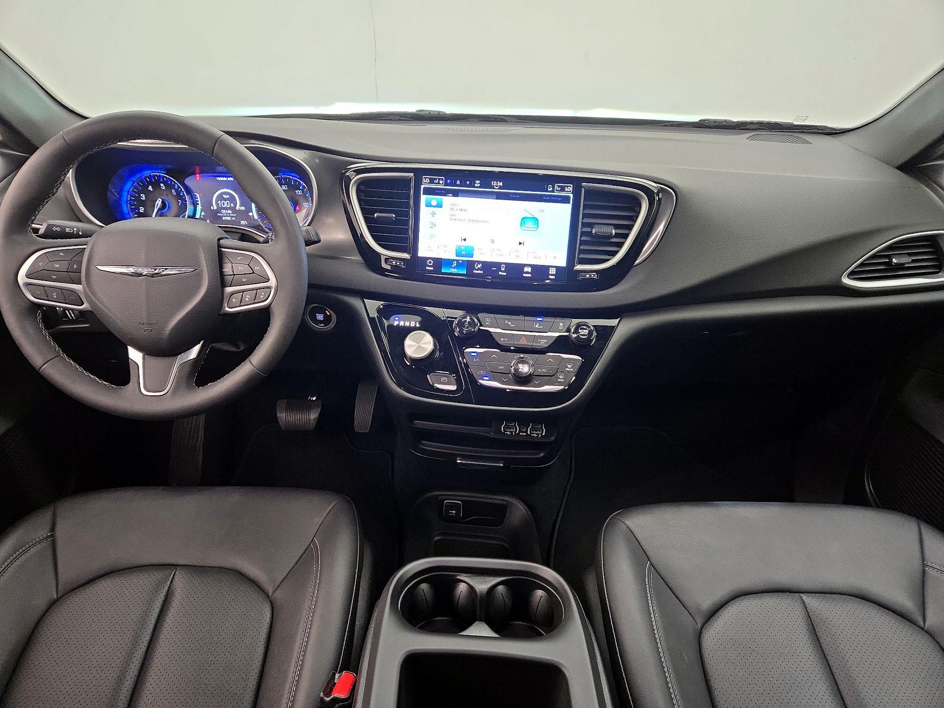 Thumbnail: 2025 Chrysler Pacifica - 9