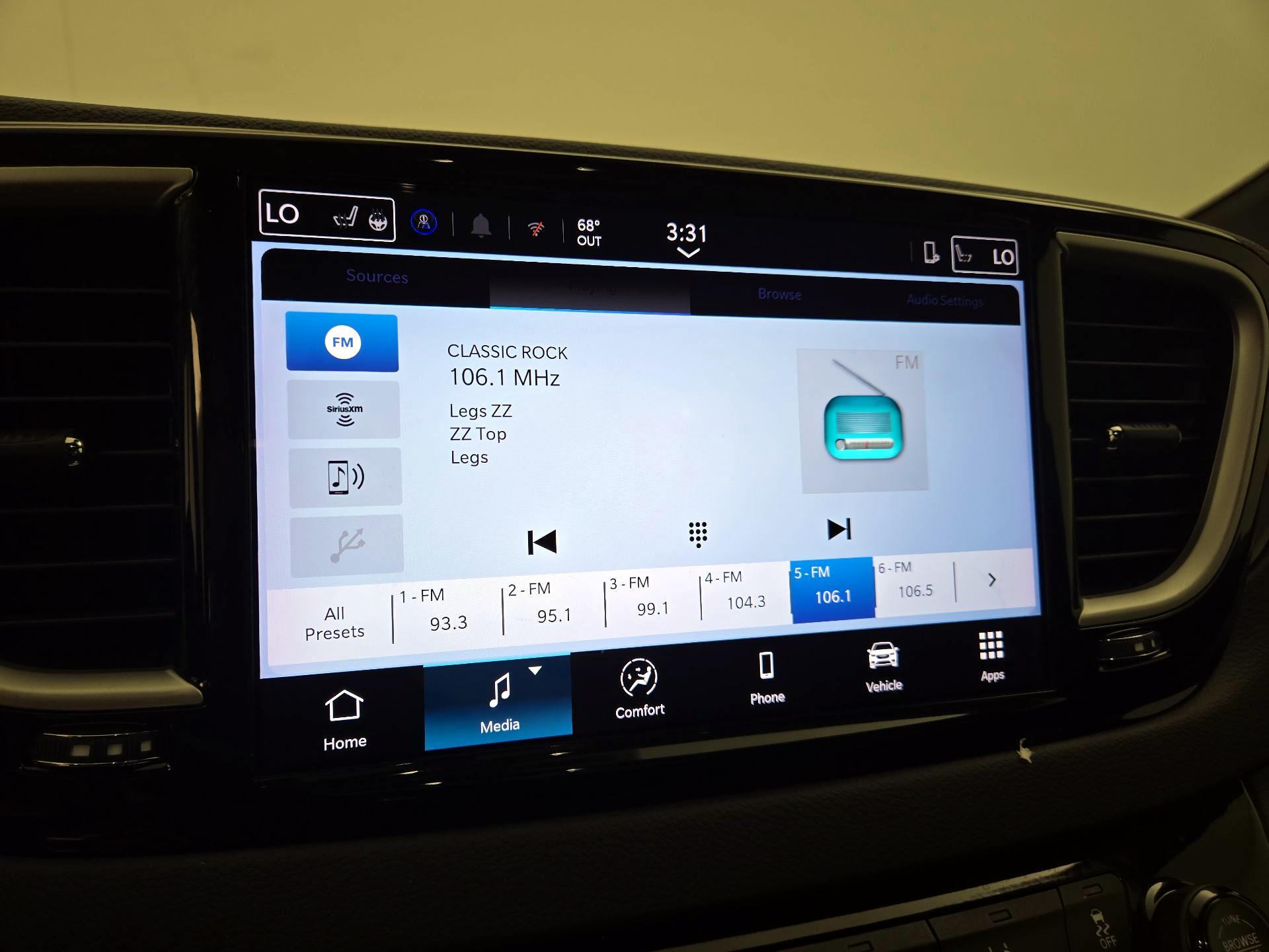 Thumbnail: 2025 Chrysler Pacifica - 15