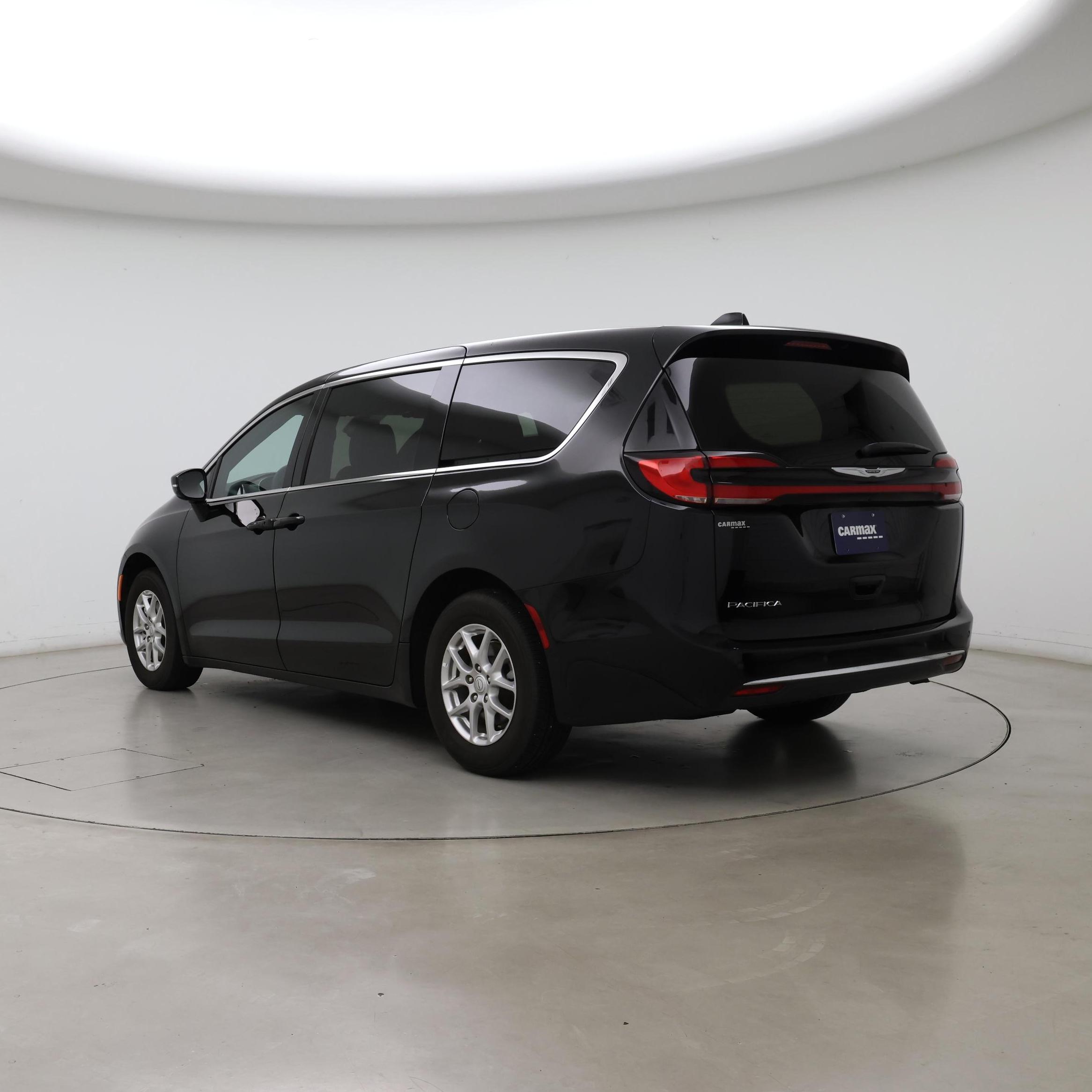 Thumbnail: 2025 Chrysler Pacifica - 2