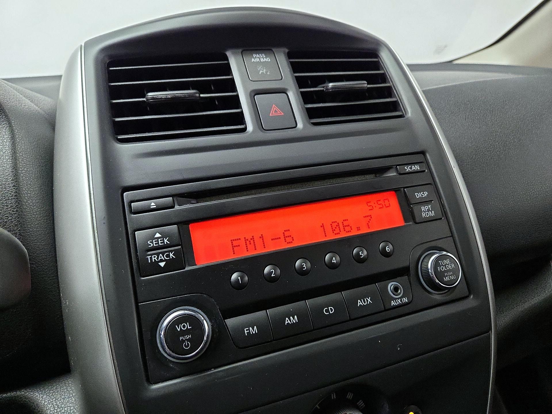 Thumbnail: 2015 Nissan Versa Note - 14