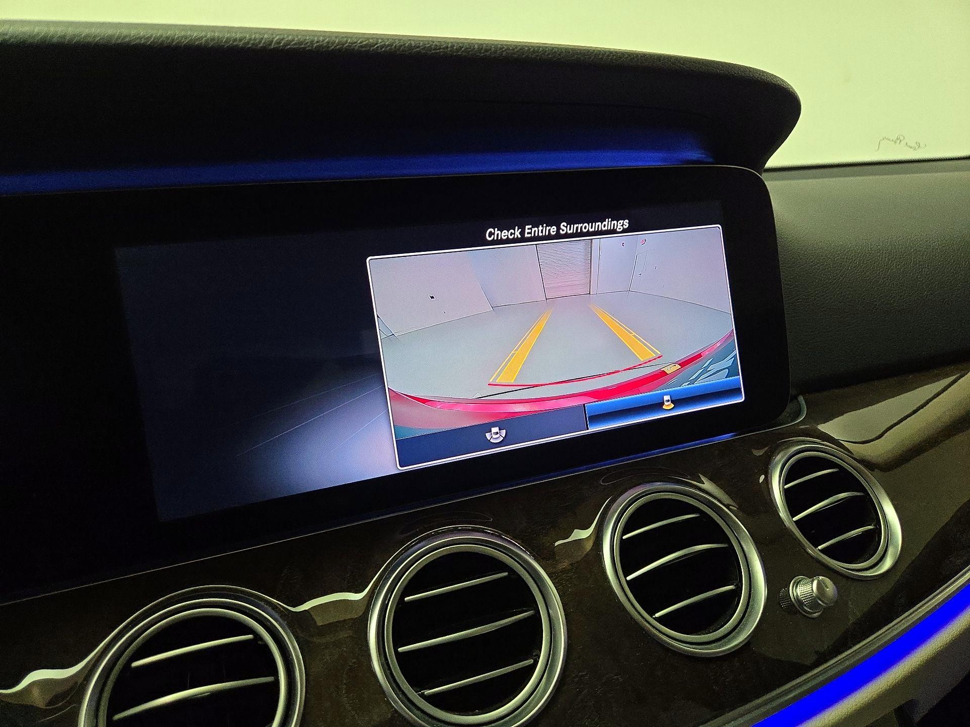 Thumbnail: 2020 Mercedes-Benz E-Class - 15