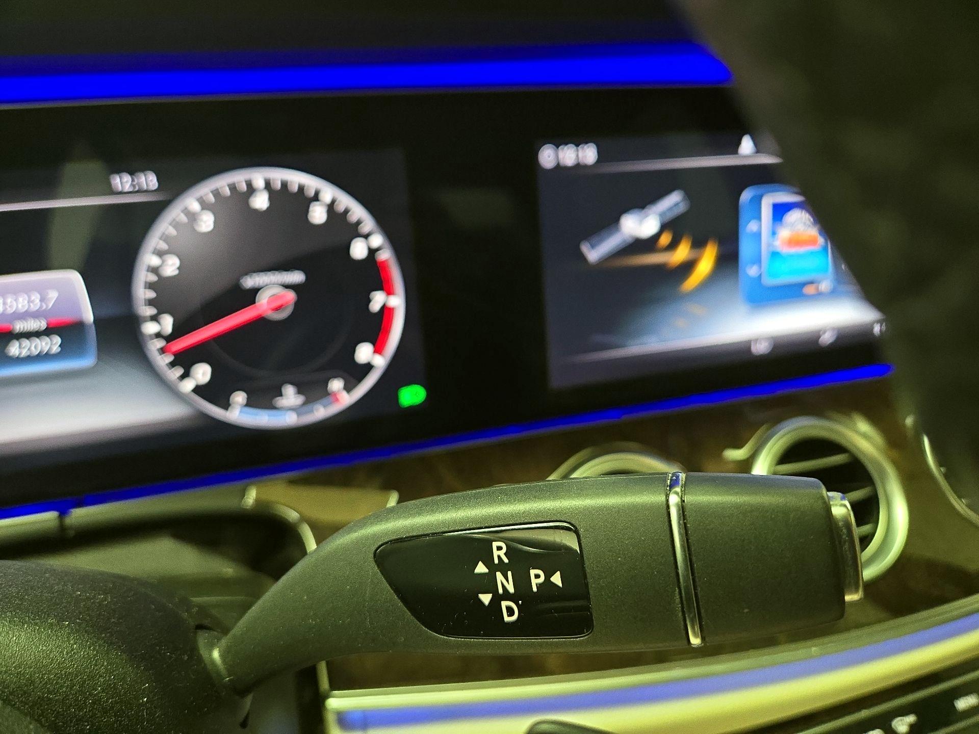 Thumbnail: 2020 Mercedes-Benz E-Class - 18