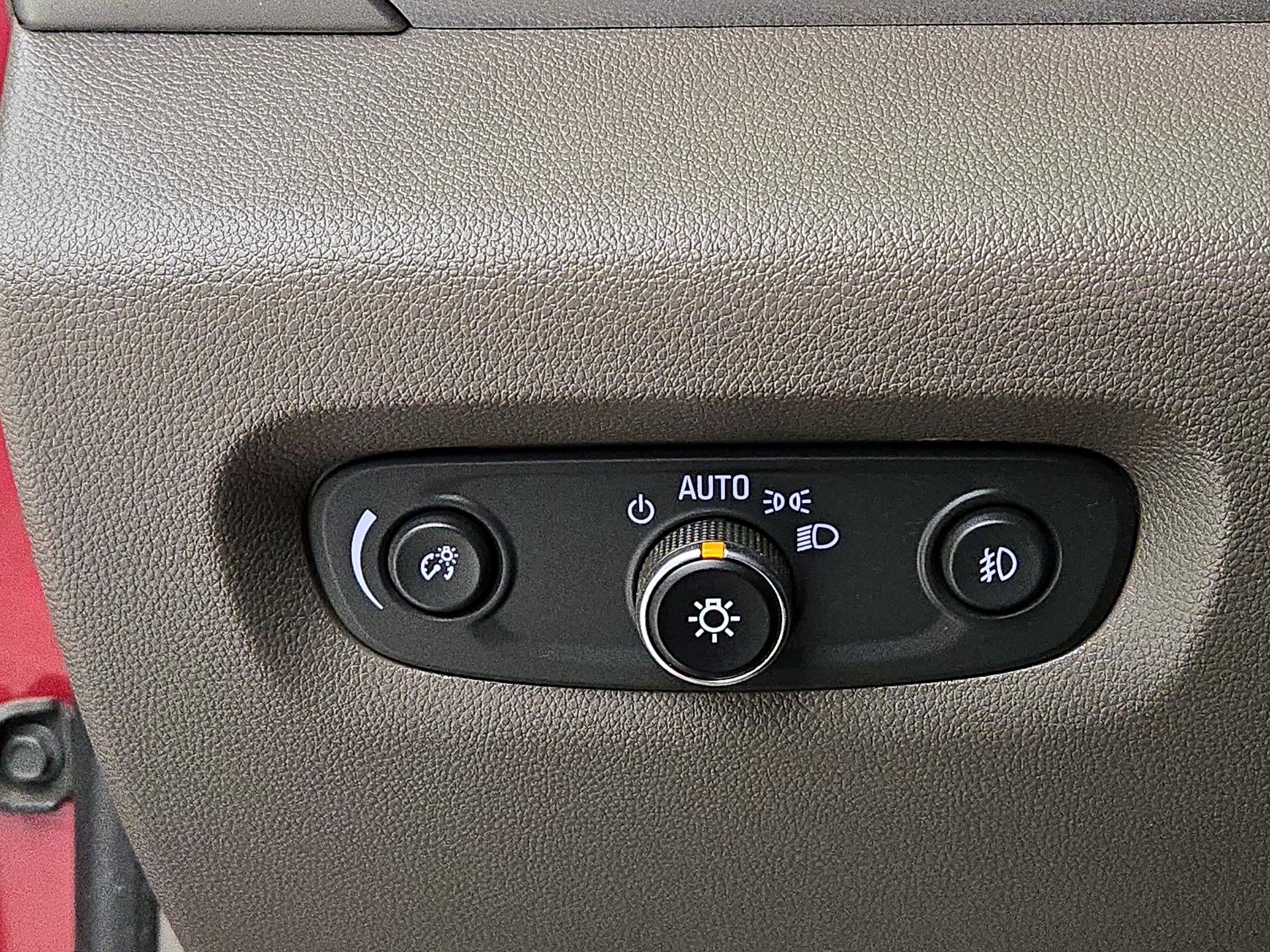 Thumbnail: 2018 Chevrolet Traverse - 13