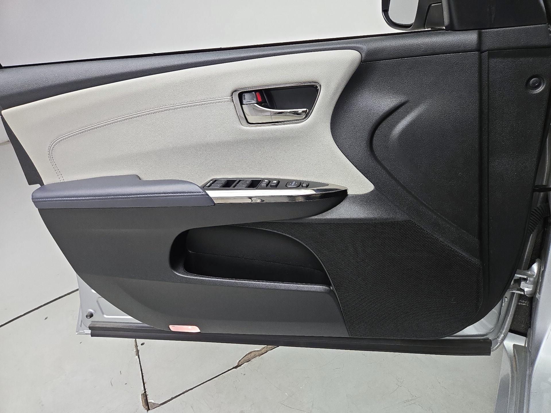 Thumbnail: 2015 Toyota Avalon - 12