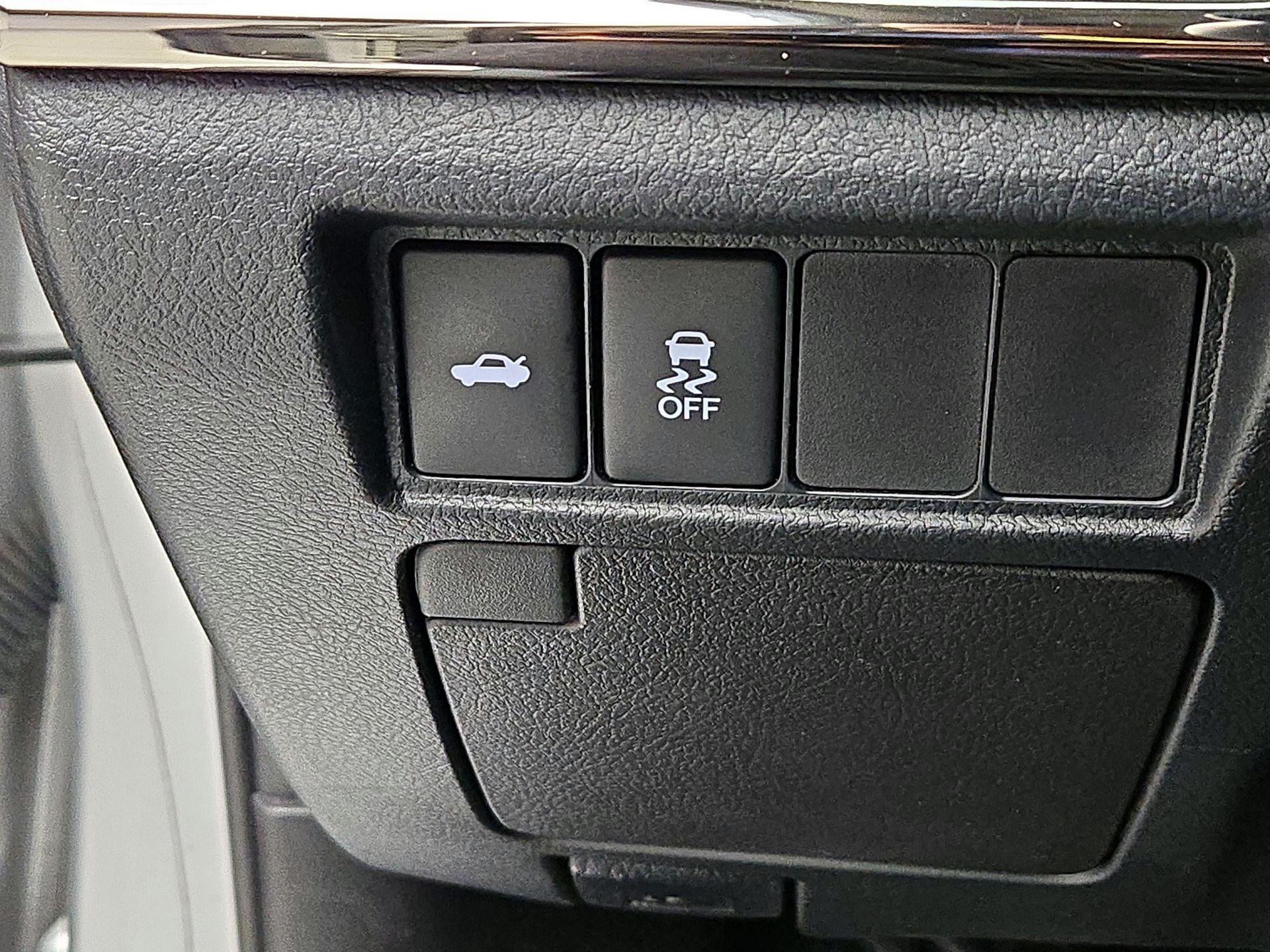 Thumbnail: 2015 Toyota Avalon - 13