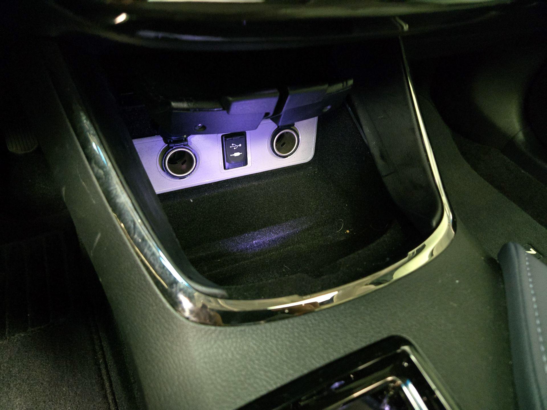 Thumbnail: 2015 Toyota Avalon - 18