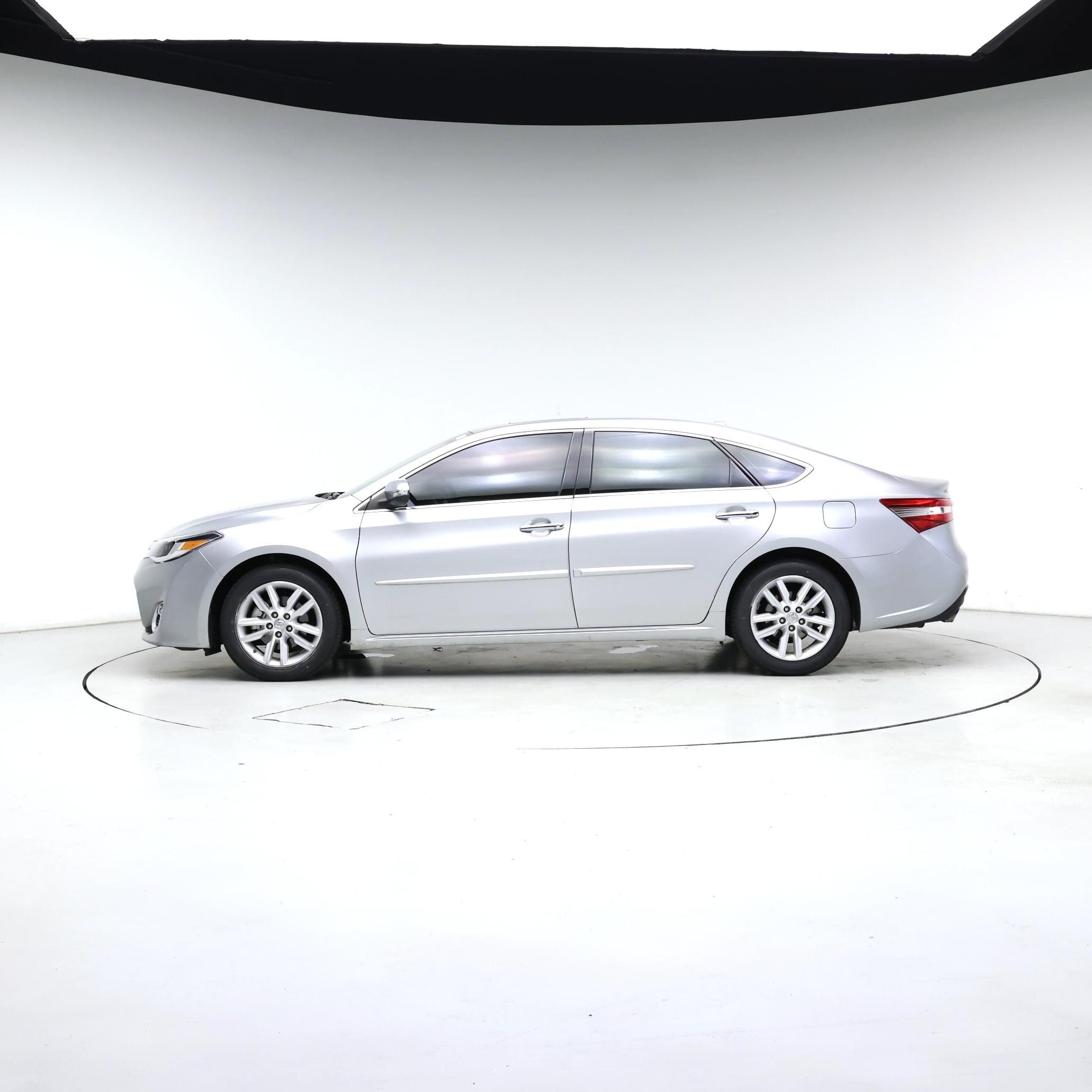 Thumbnail: 2015 Toyota Avalon - 3