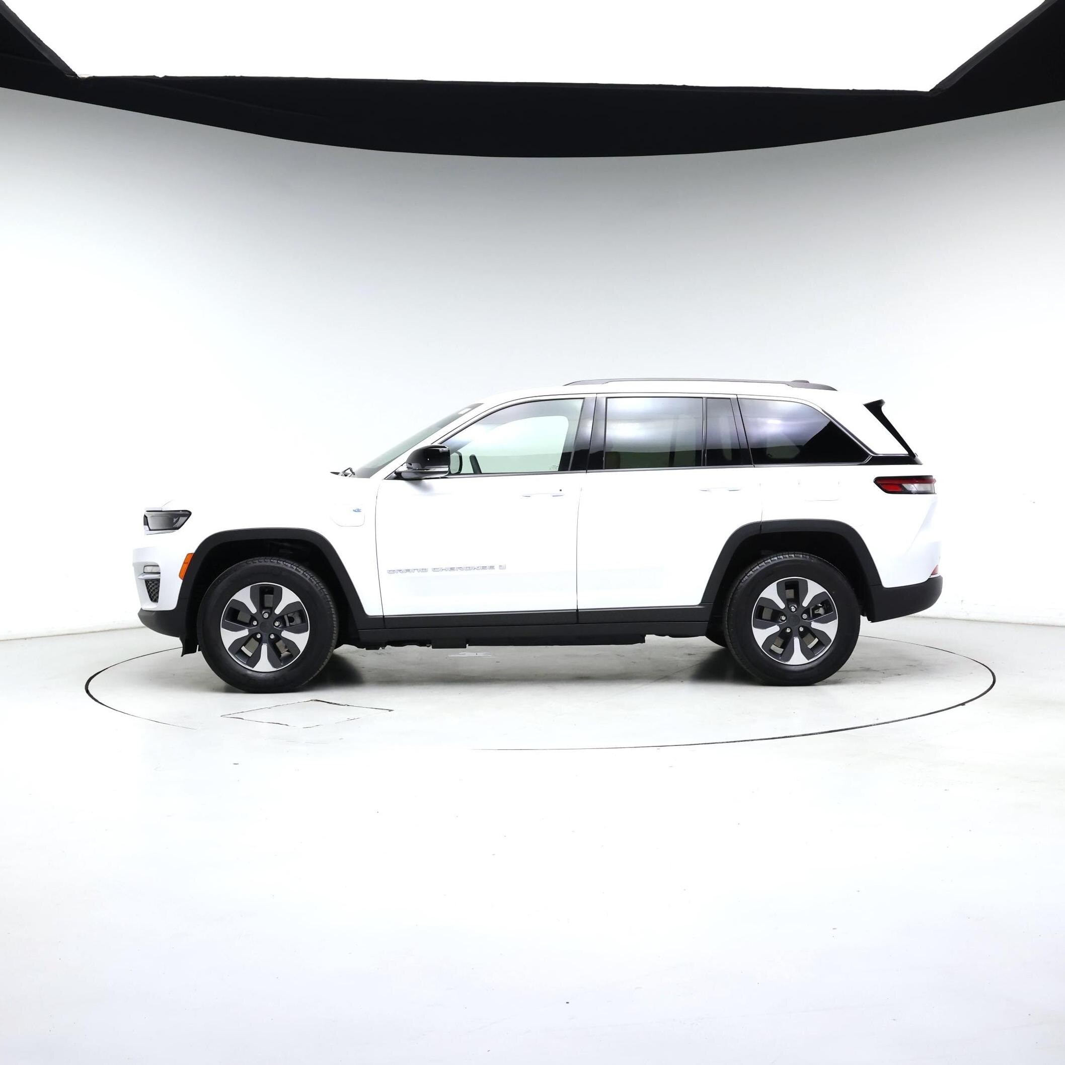 Thumbnail: 2022 Jeep Grand Cherokee - 3