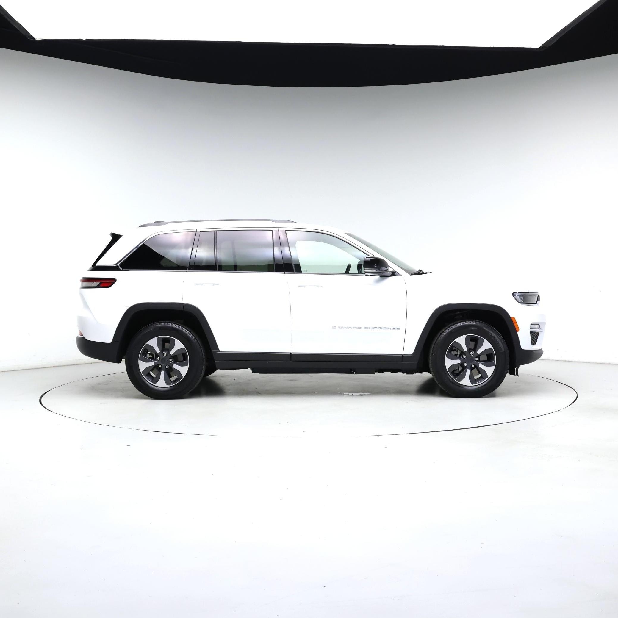 Thumbnail: 2022 Jeep Grand Cherokee - 7