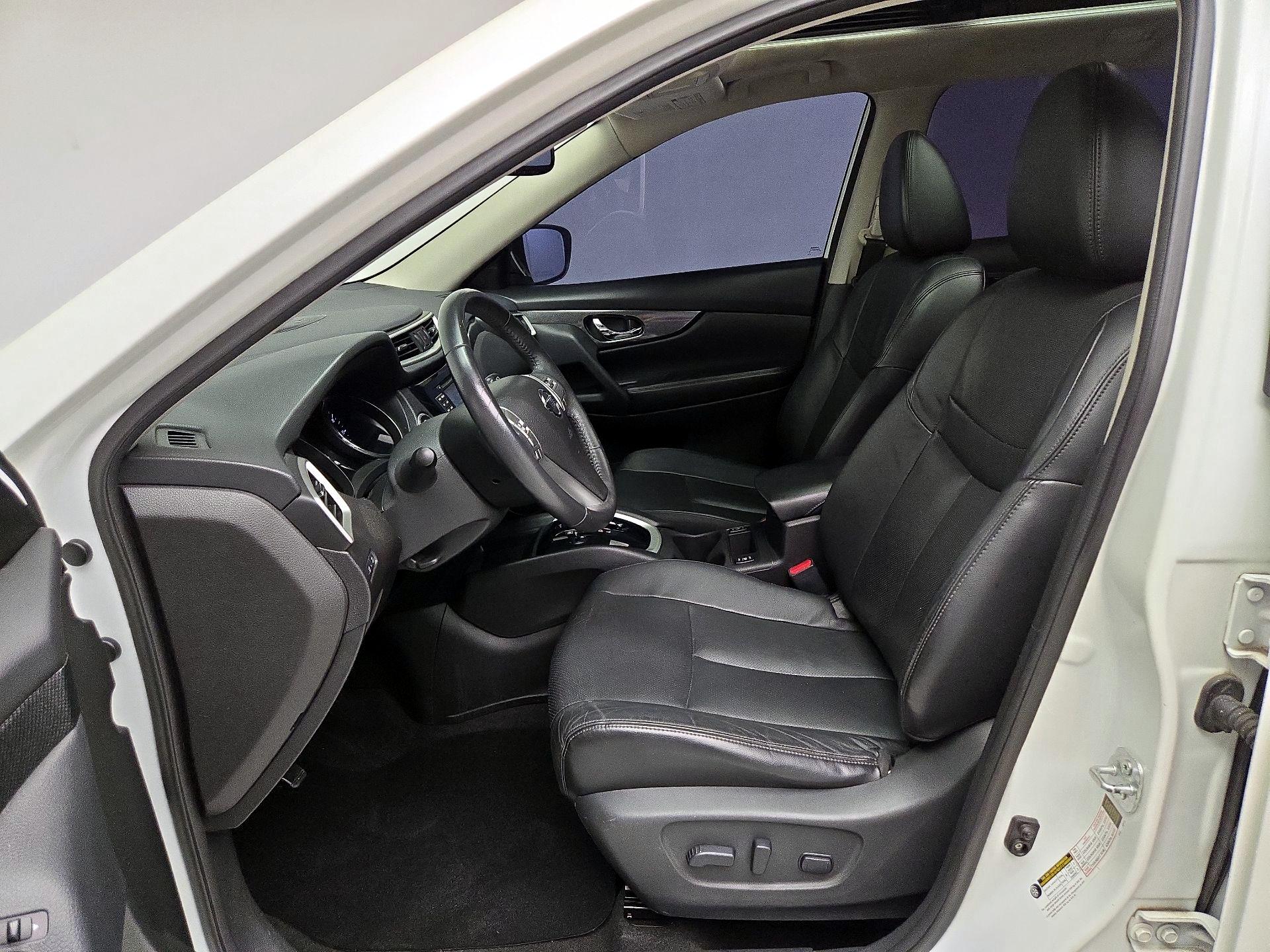 Thumbnail: 2015 Nissan Rogue - 11