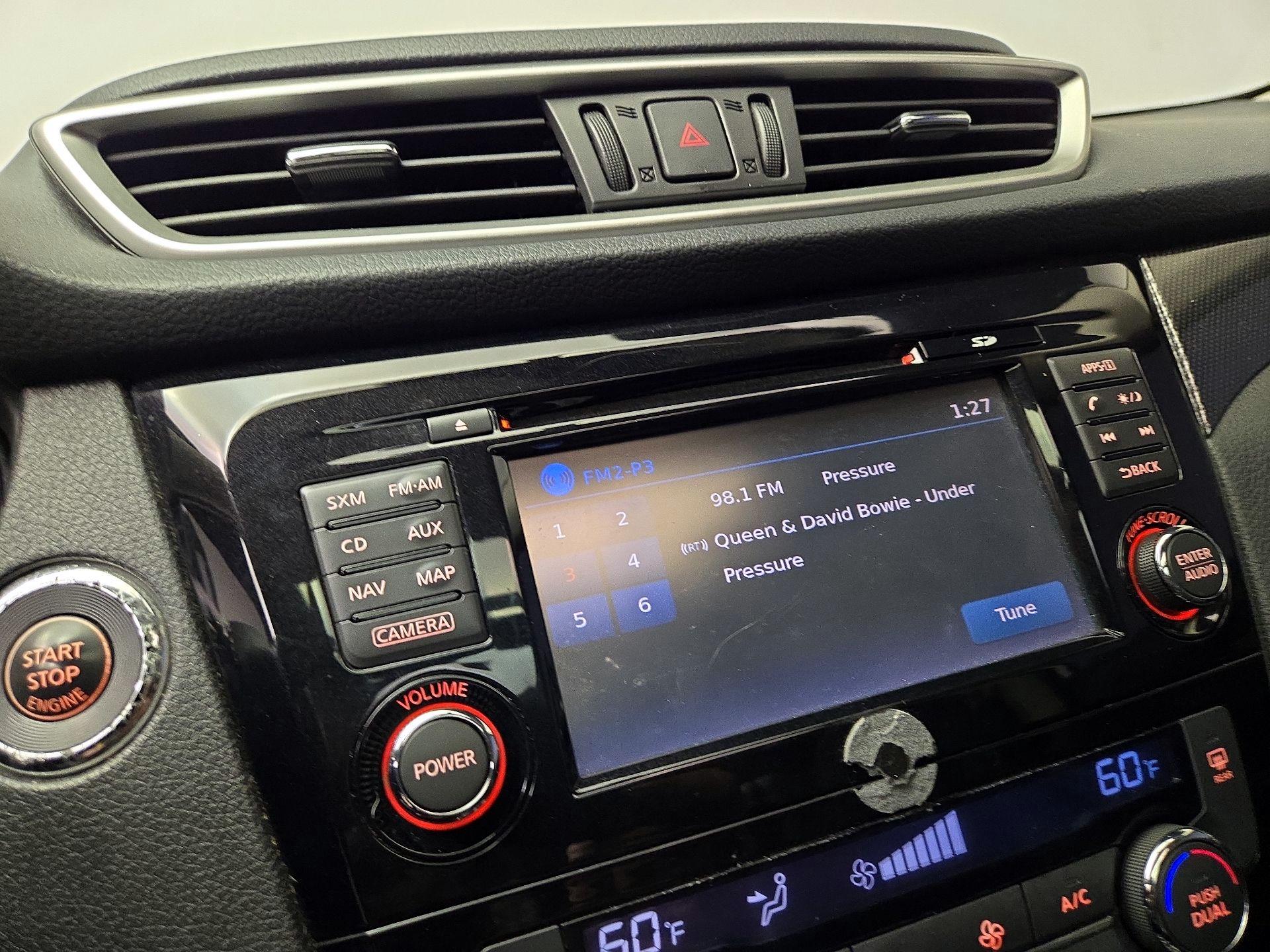 Thumbnail: 2015 Nissan Rogue - 16