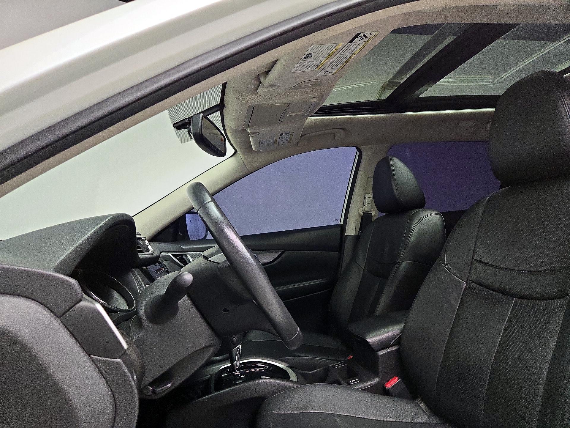 Thumbnail: 2015 Nissan Rogue - 20