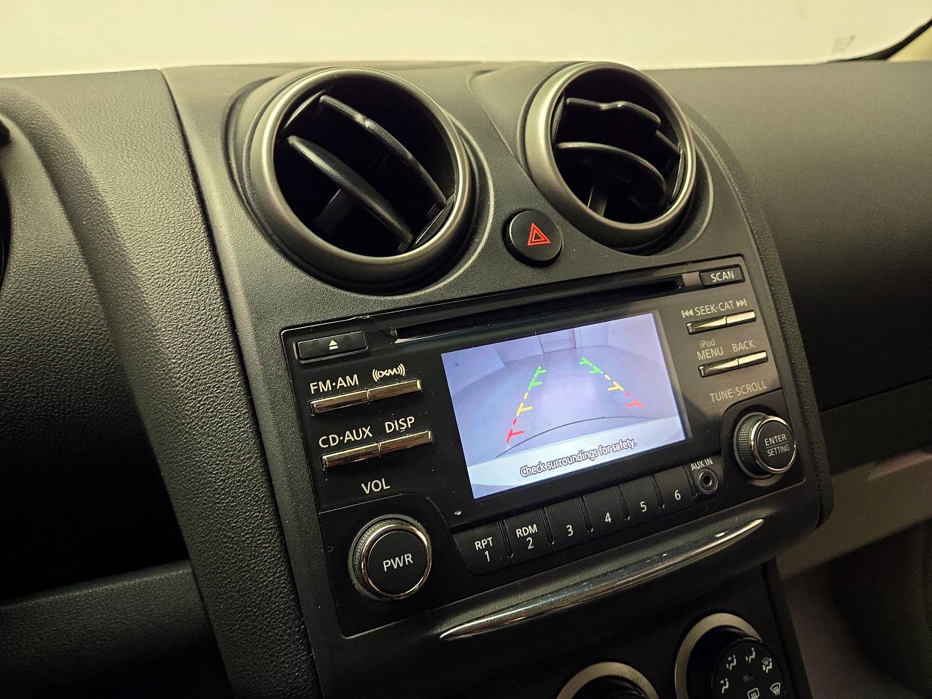 Thumbnail: 2015 Nissan Rogue - 14