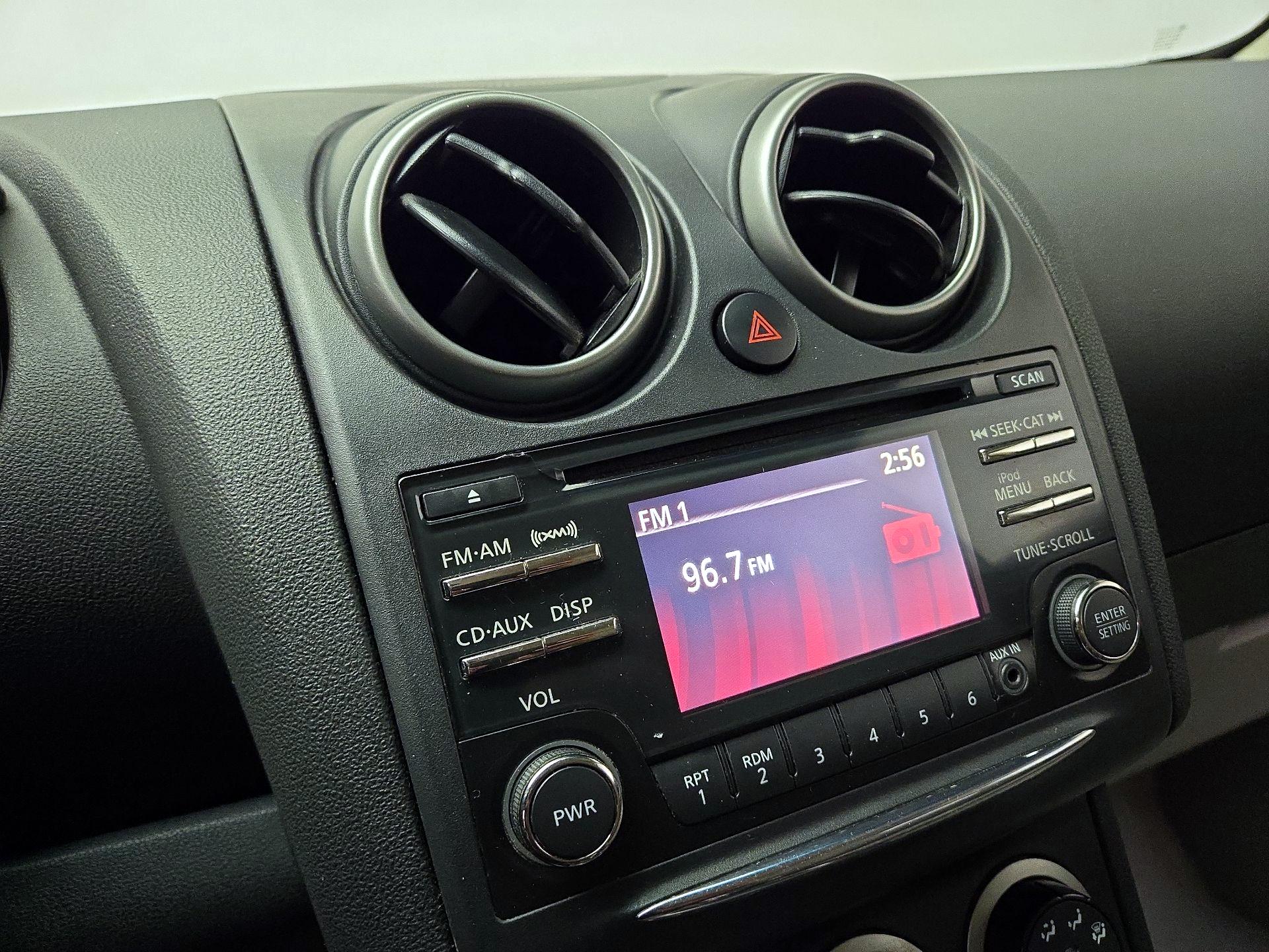 Thumbnail: 2015 Nissan Rogue - 15