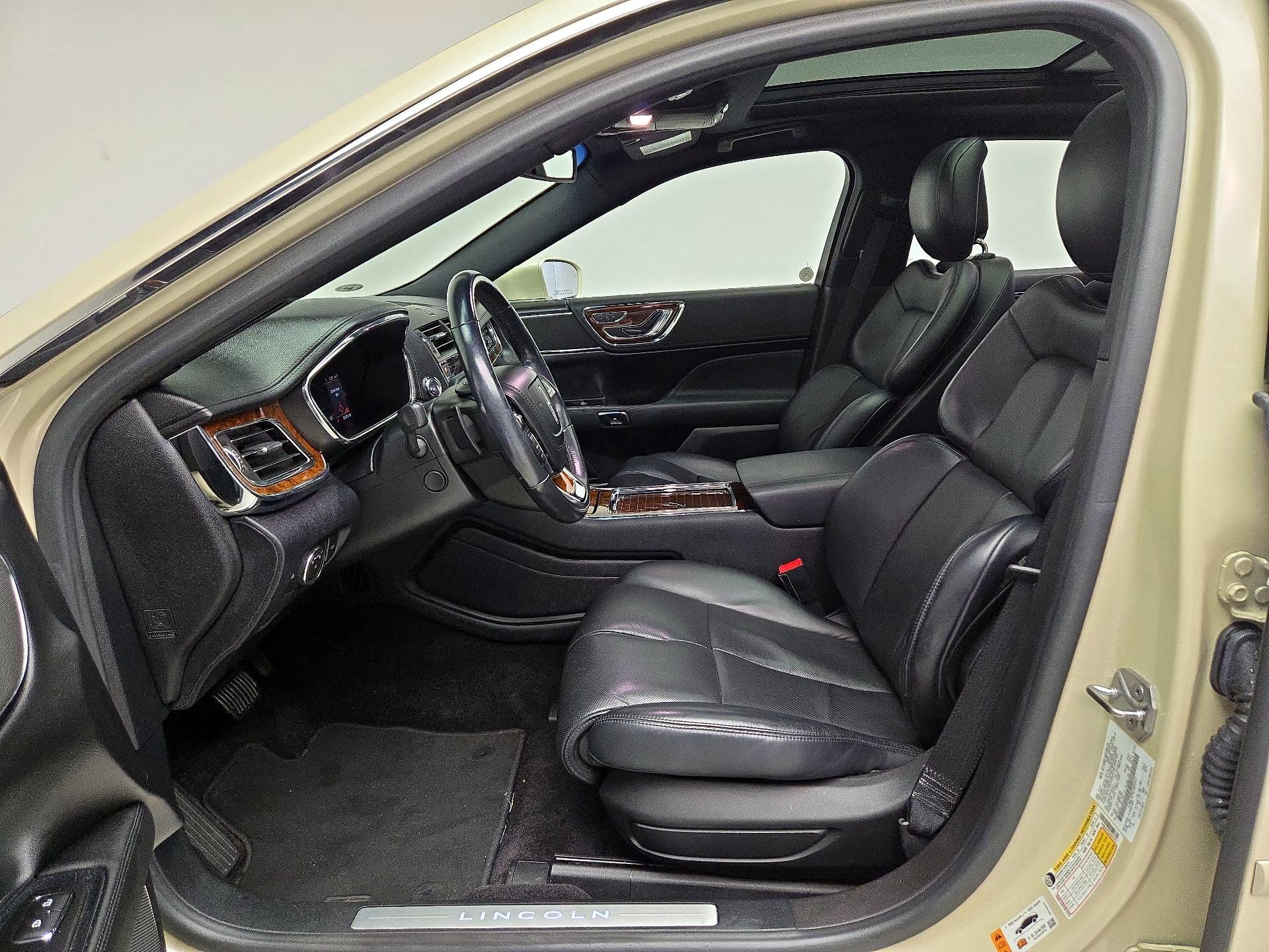 Thumbnail: 2018 Lincoln Continental - 11
