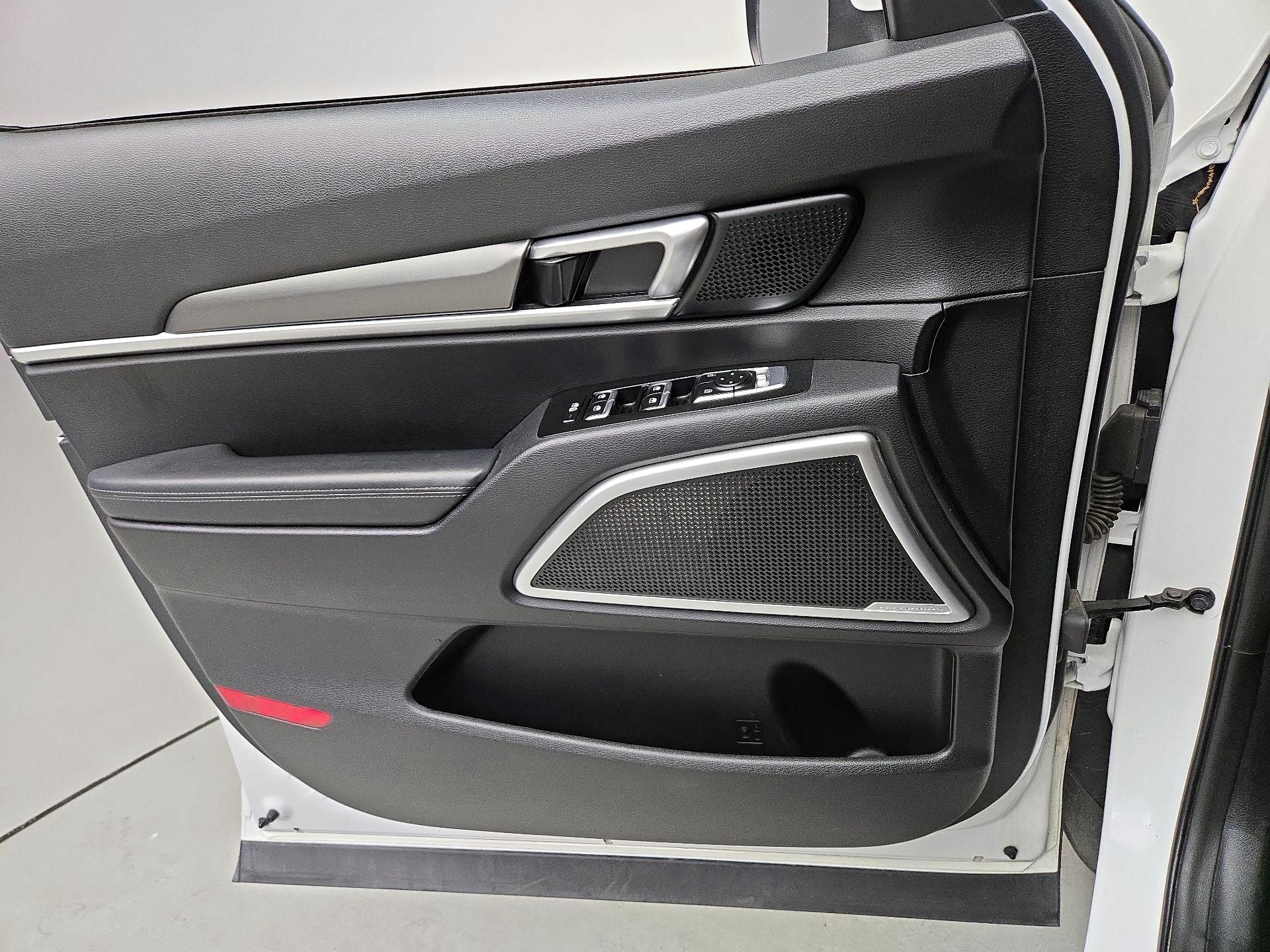 Thumbnail: 2020 Kia Telluride - 12