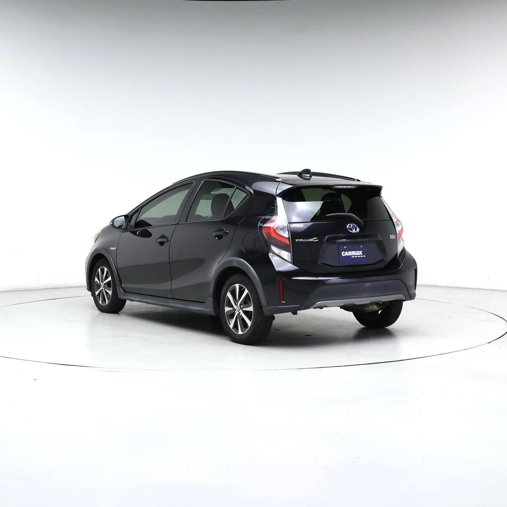 Thumbnail: 2018 Toyota Prius c - 2