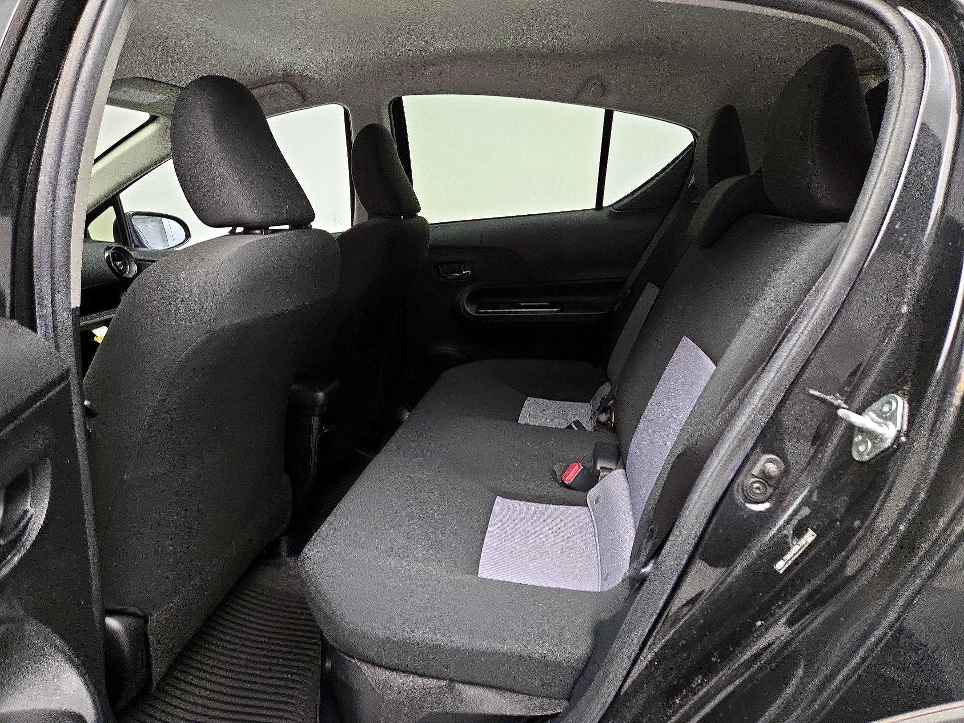 Thumbnail: 2018 Toyota Prius c - 19