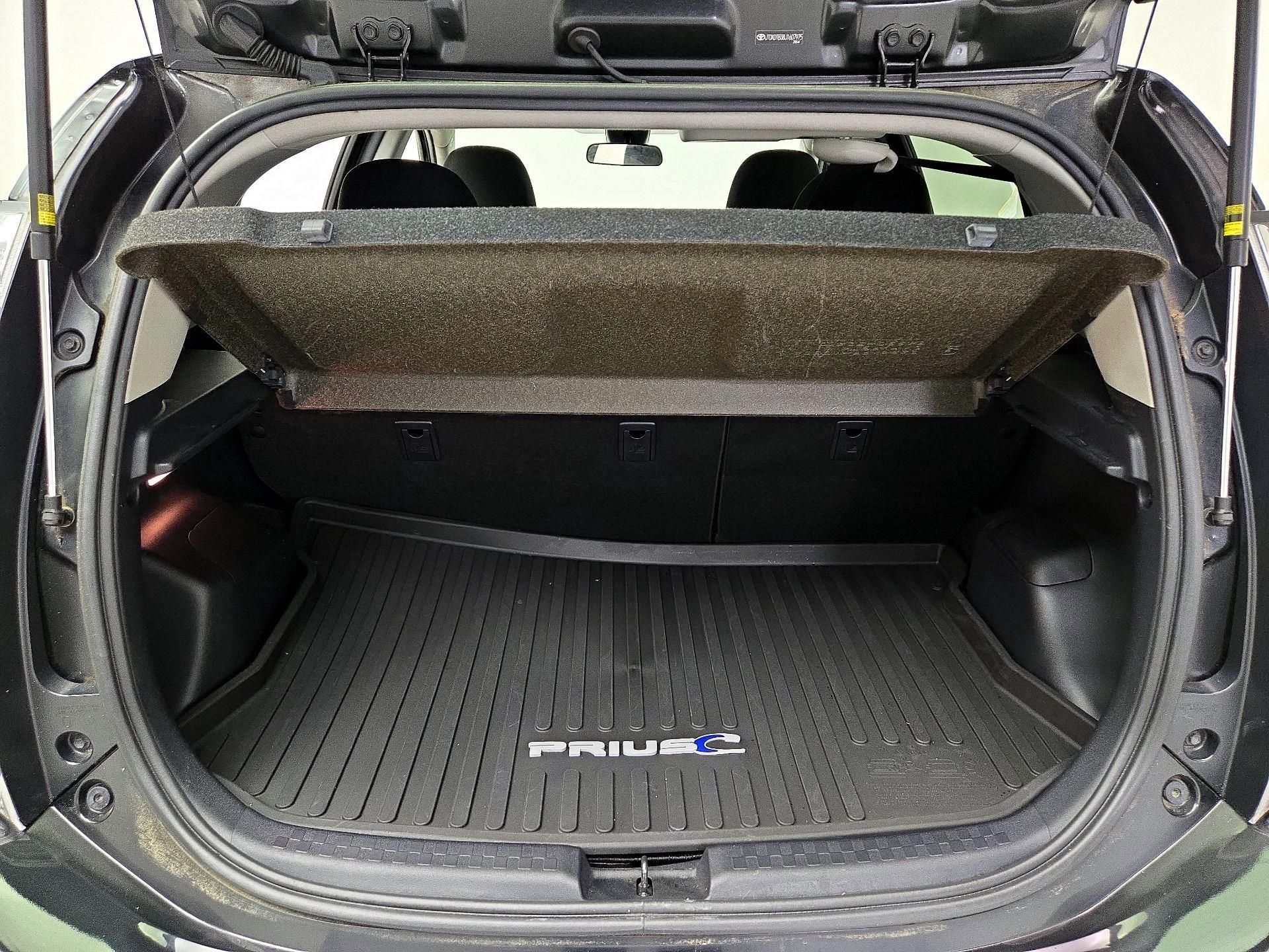 Thumbnail: 2018 Toyota Prius c - 20