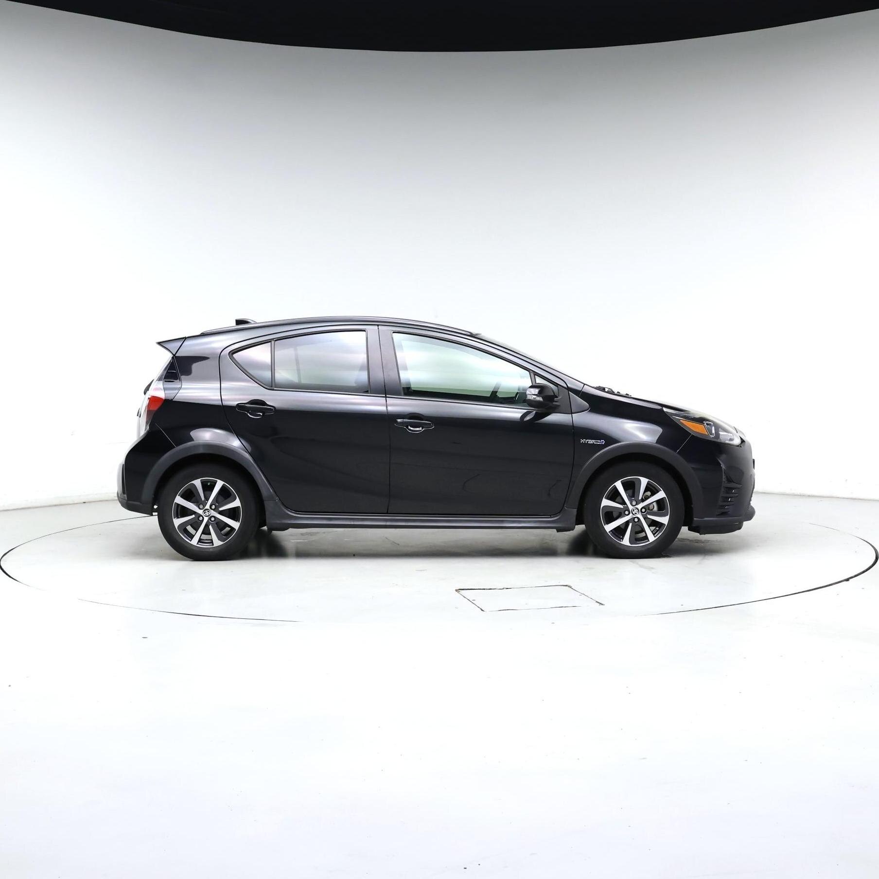 Thumbnail: 2018 Toyota Prius c - 7
