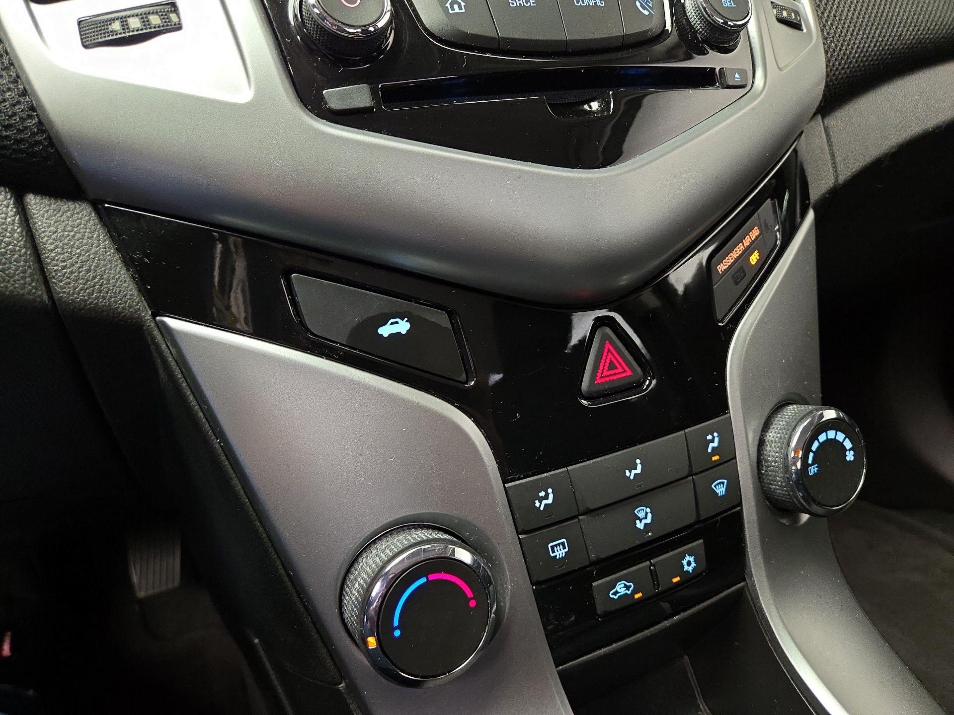 Thumbnail: 2016 Chevrolet Cruze - 16