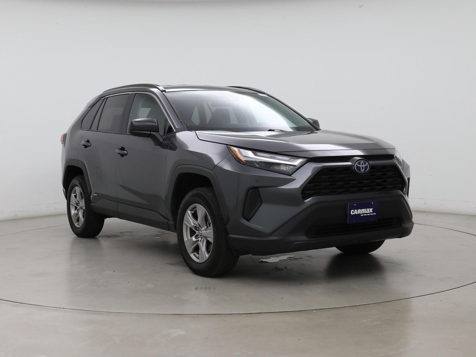 2024 Toyota RAV4 LE - Photo 2