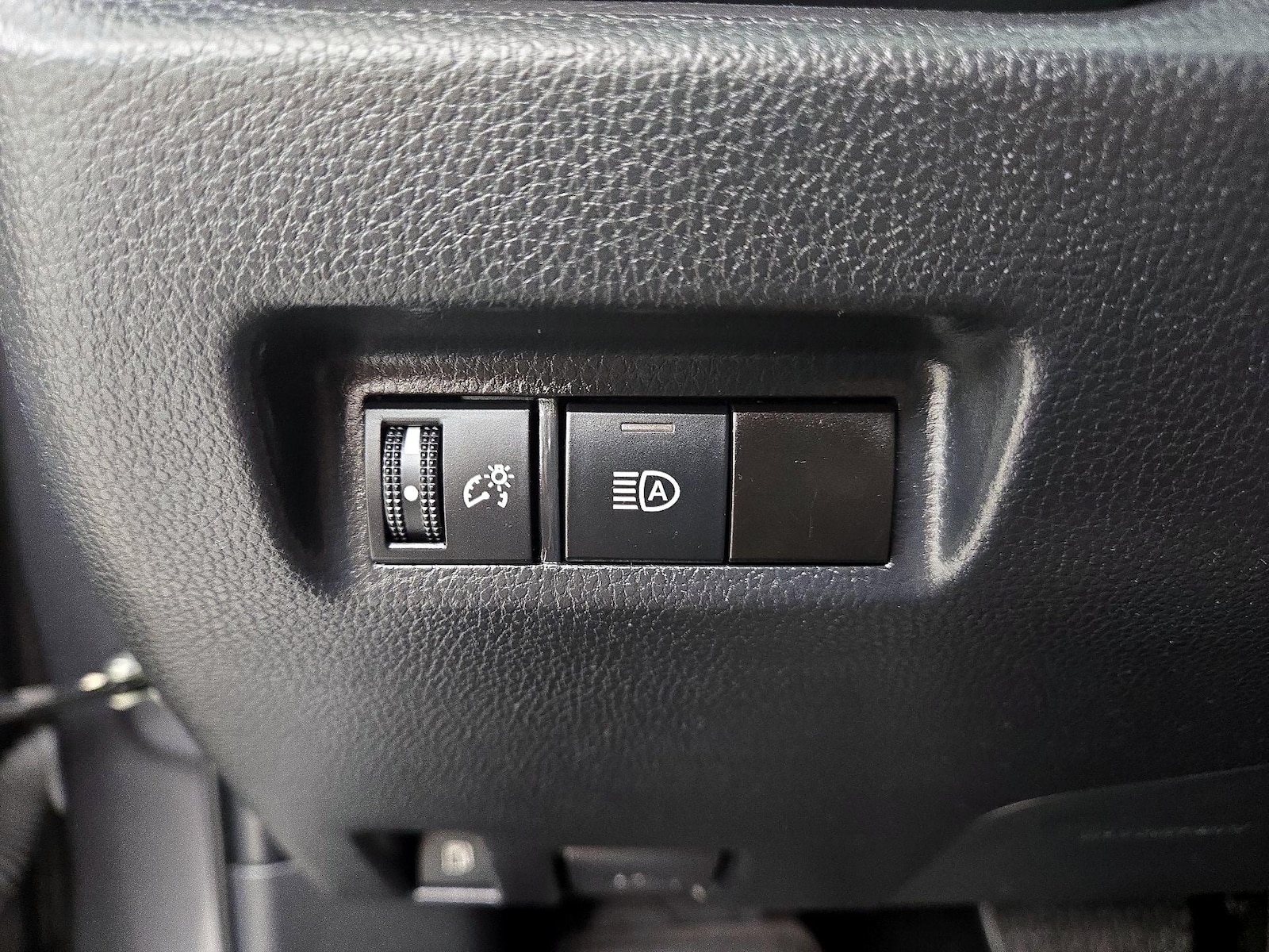 2024 Toyota RAV4 LE - Photo 14