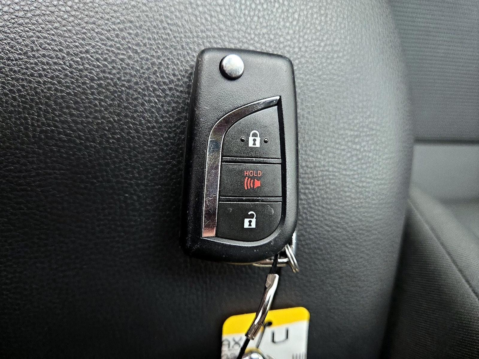 2024 Toyota RAV4 LE - Photo 23