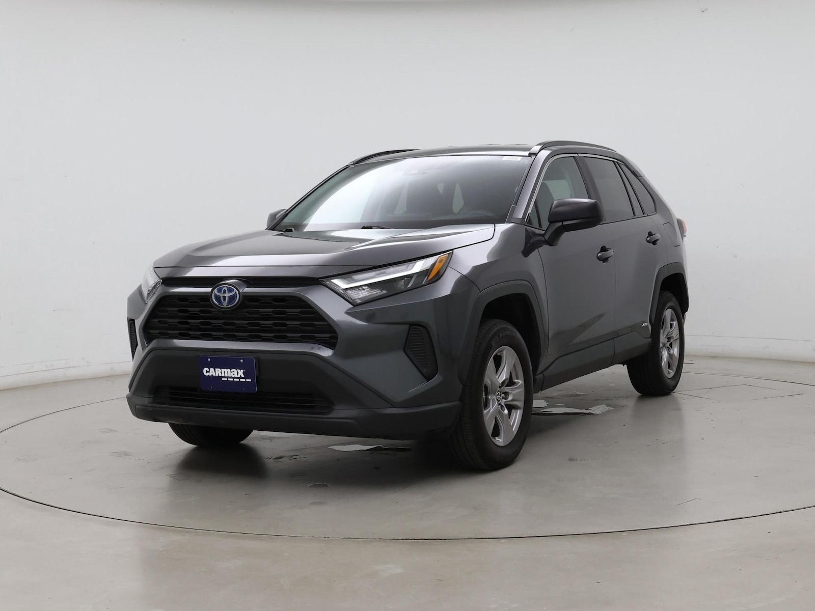 2024 Toyota RAV4 LE - Photo 5
