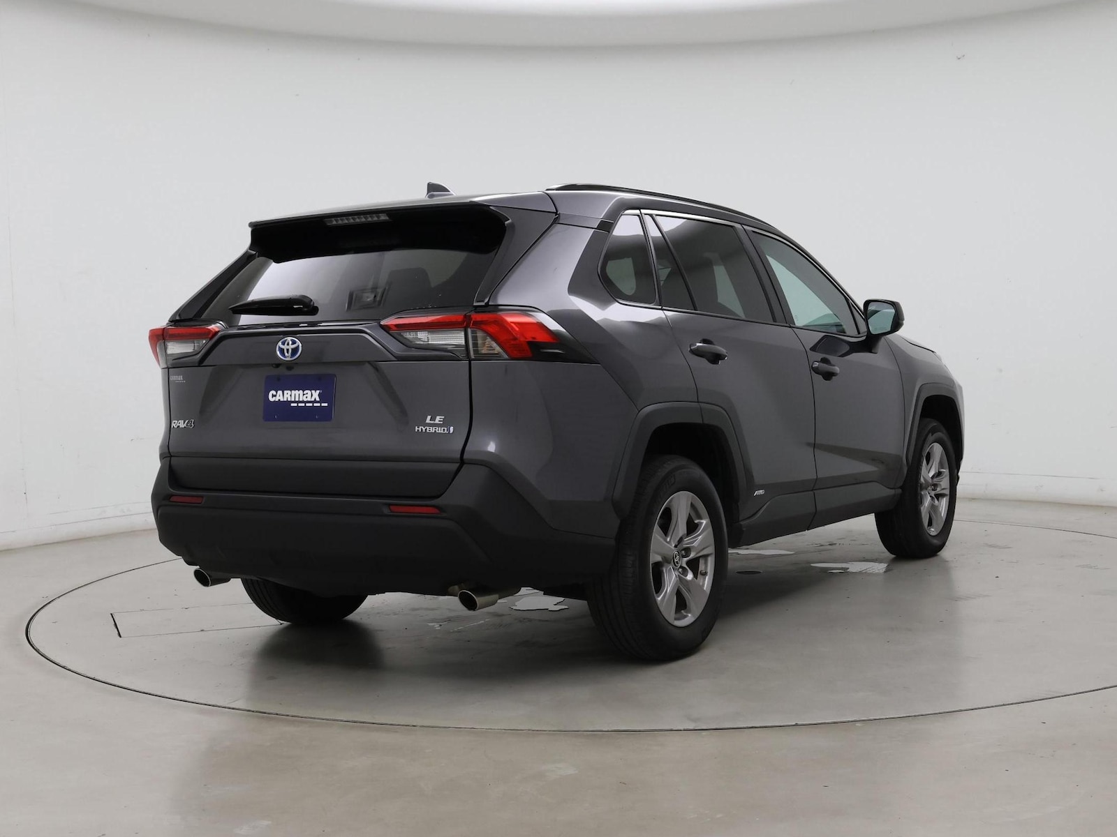 2024 Toyota RAV4 LE - Photo 9