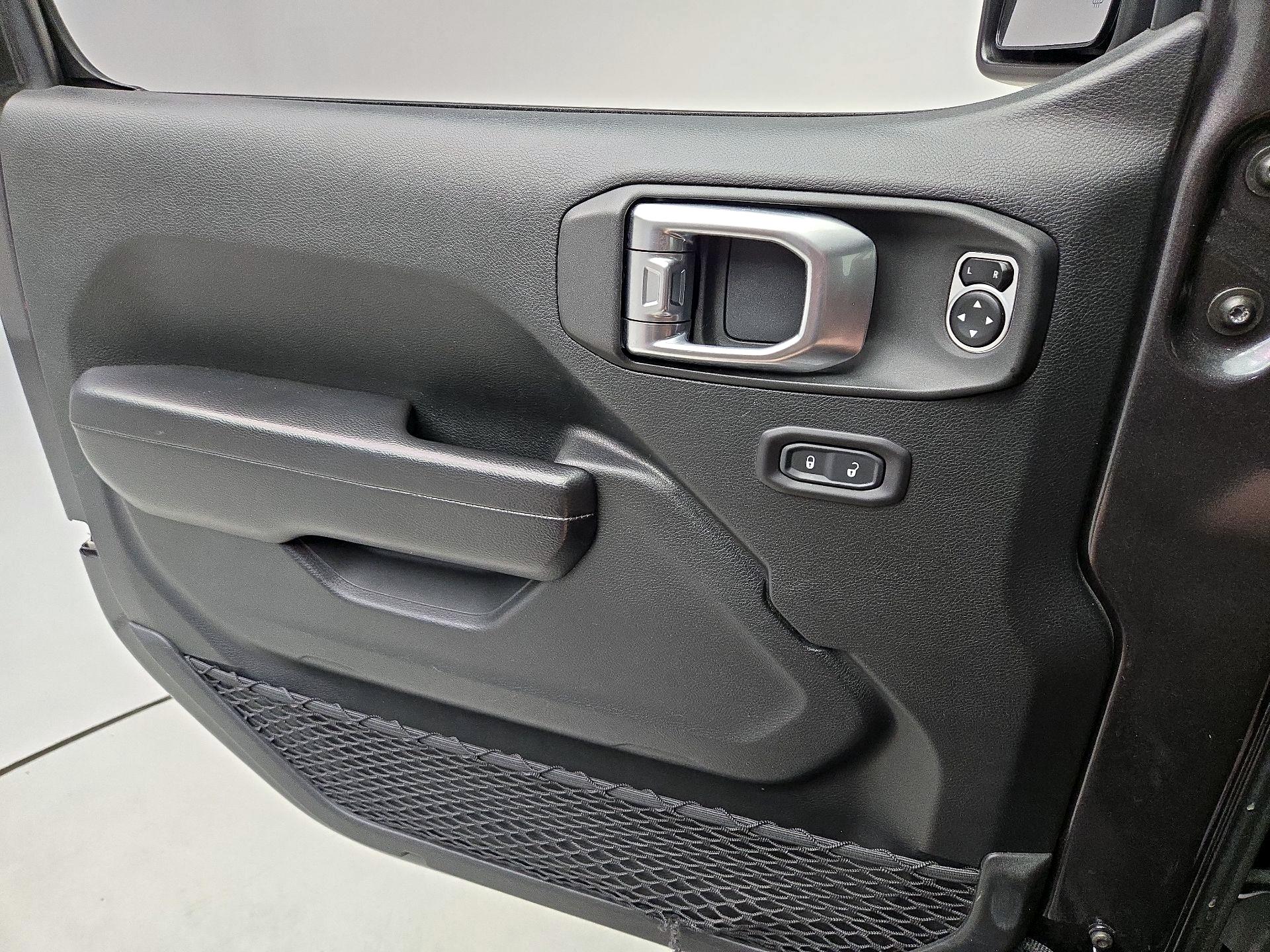 Thumbnail: 2020 Jeep Wrangler - 12